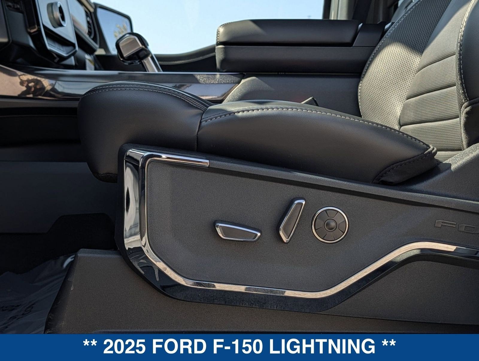 2025 Ford F-150 Lightning Platinum