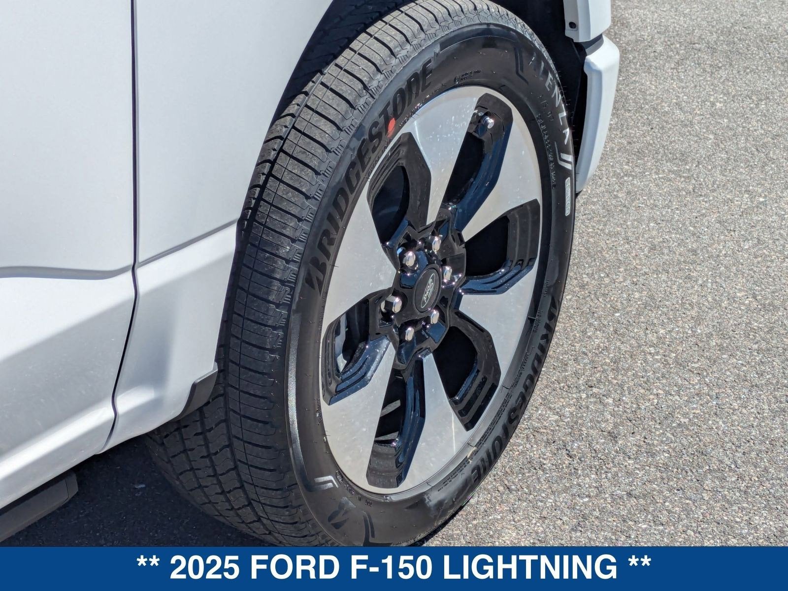 2025 Ford F-150 Lightning Platinum