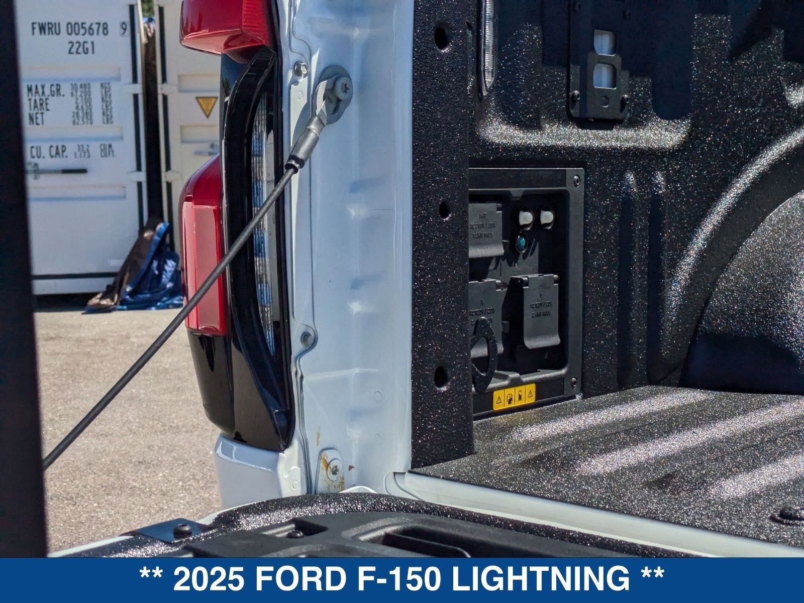 2025 Ford F-150 Lightning Platinum