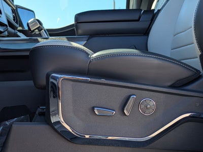 2025 Ford F-150 Lightning Platinum