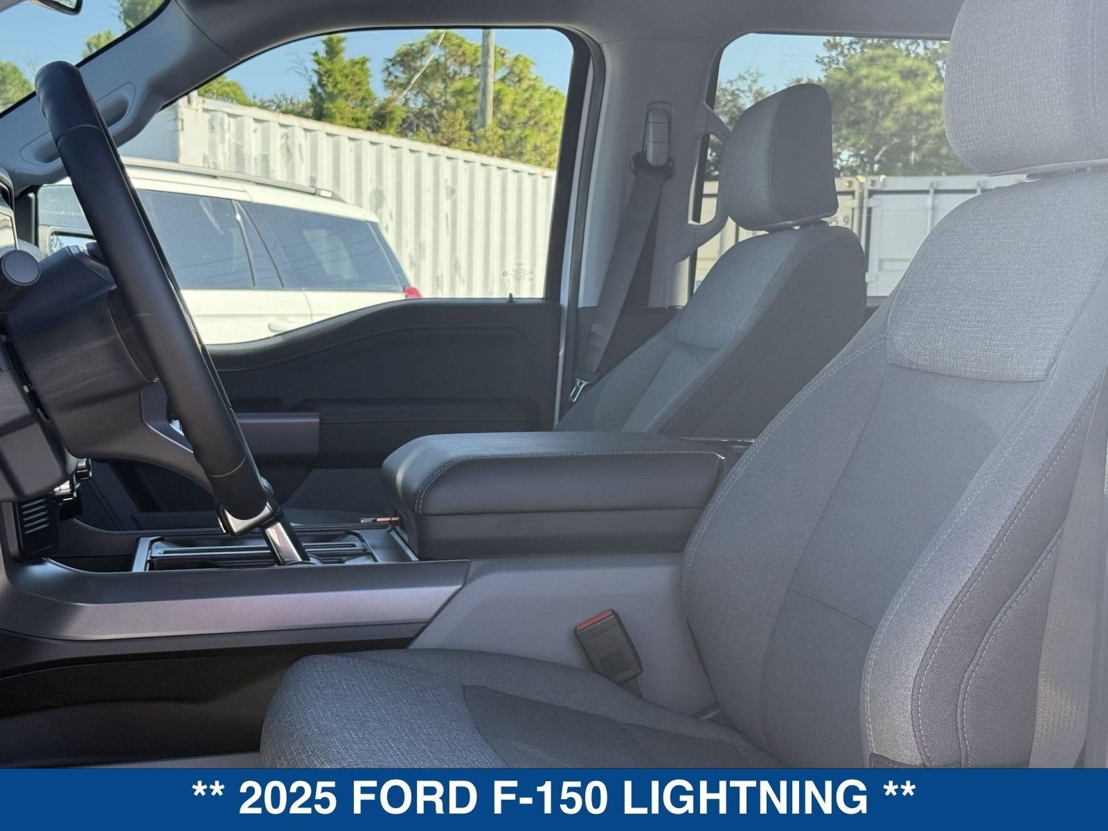 2025 Ford F-150 Lightning XLT