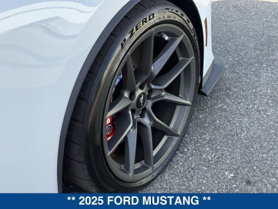 2025 Ford Mustang Dark Horse