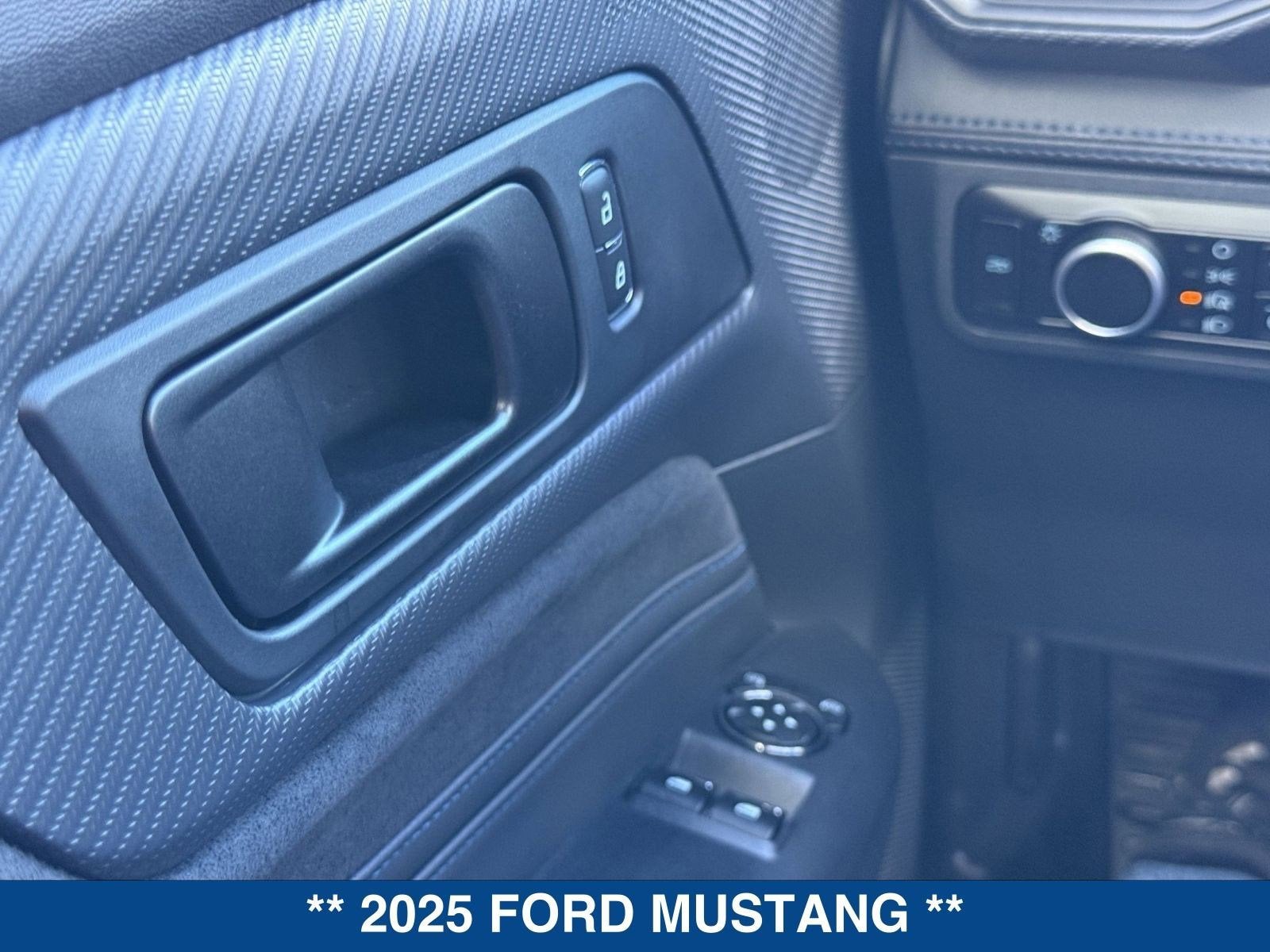 2025 Ford Mustang Dark Horse