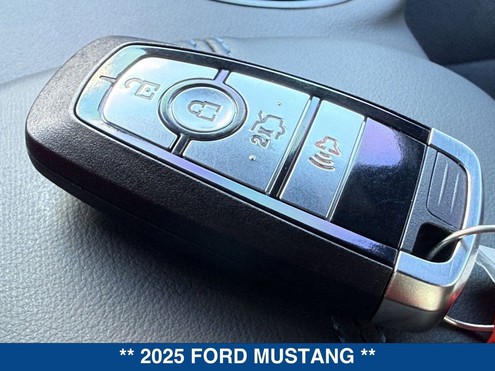 2025 Ford Mustang Dark Horse