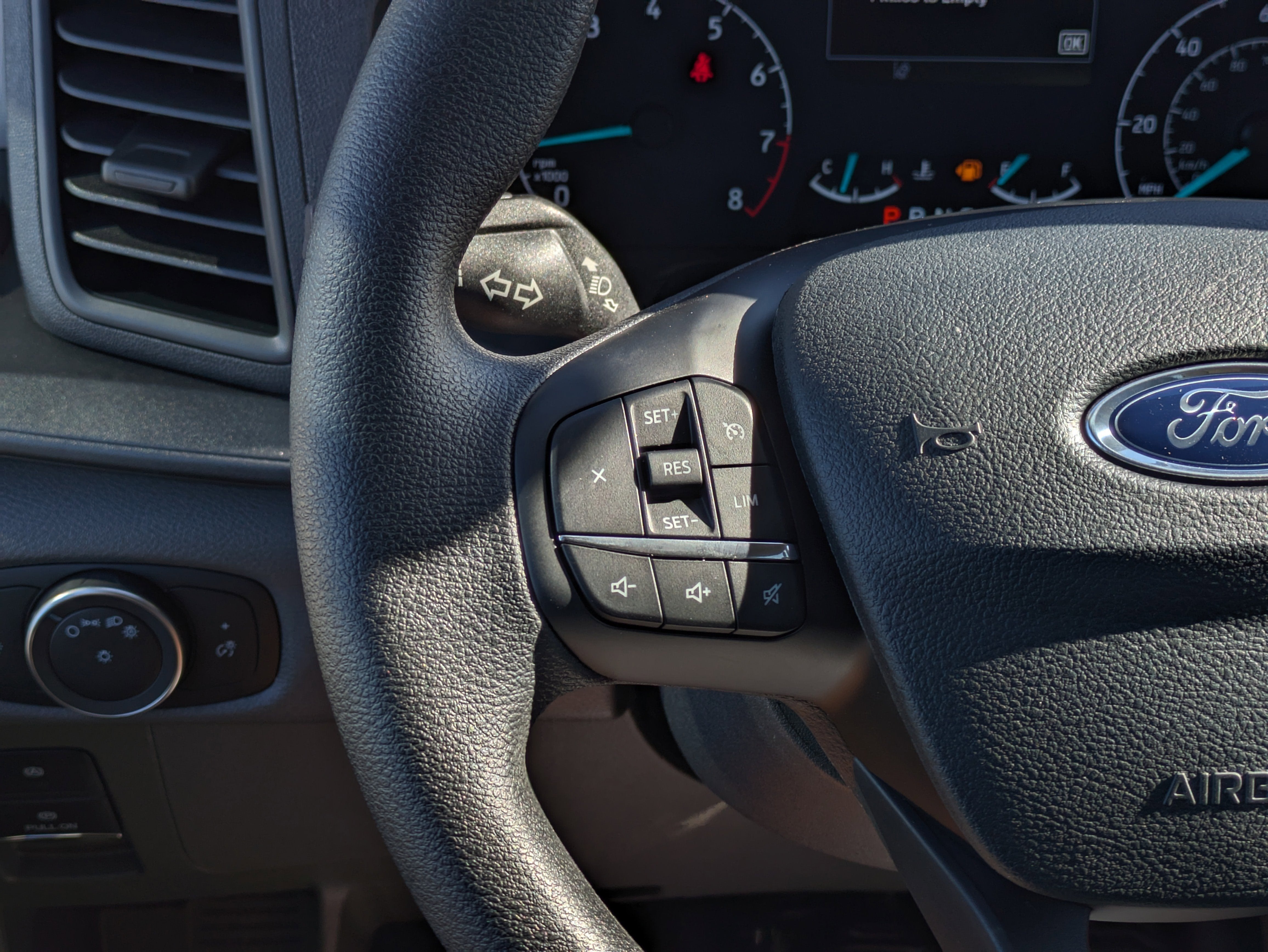 2025 Ford Transit-350 XL