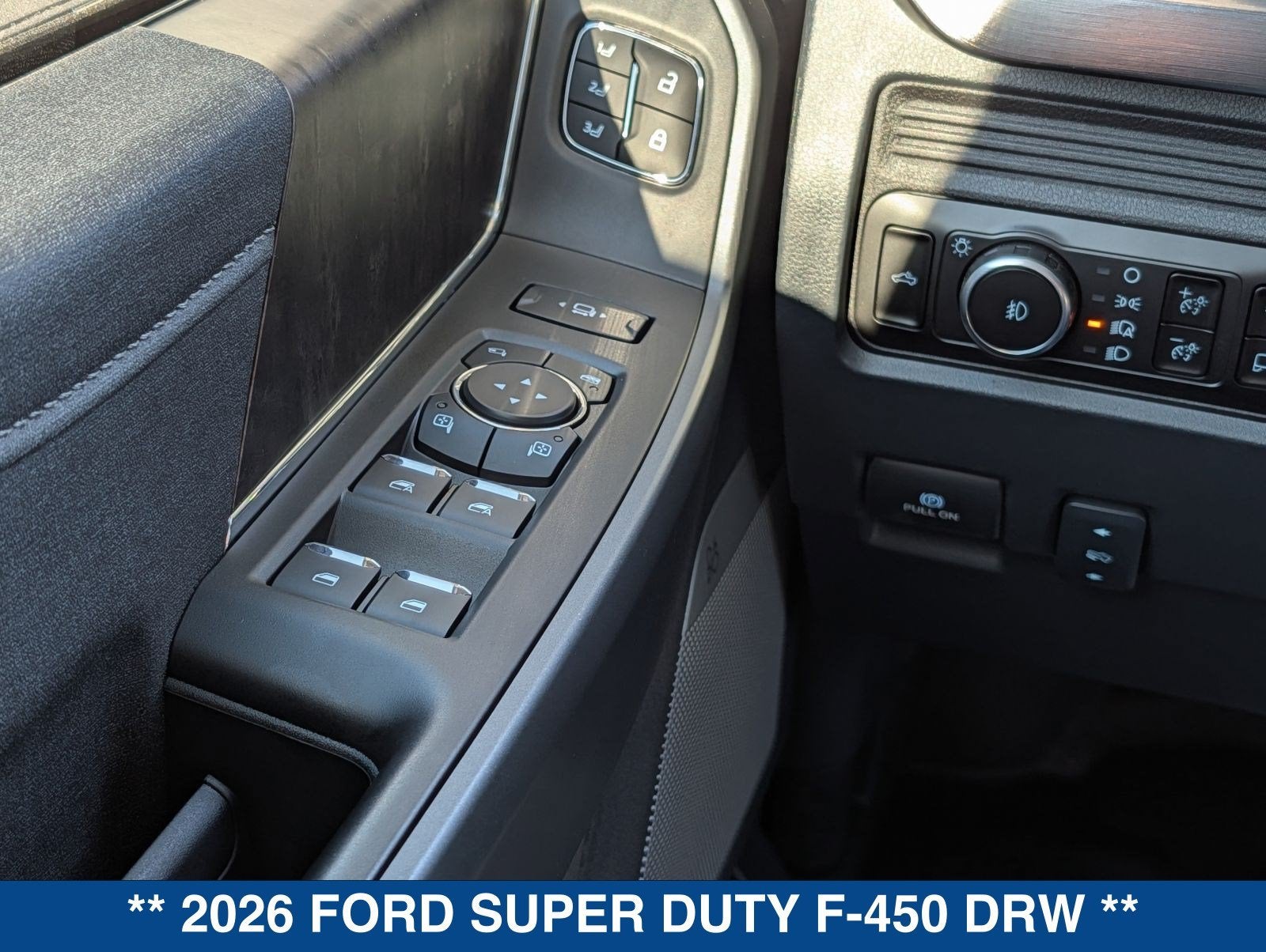 2026 Ford Super Duty F-450 DRW LARIAT
