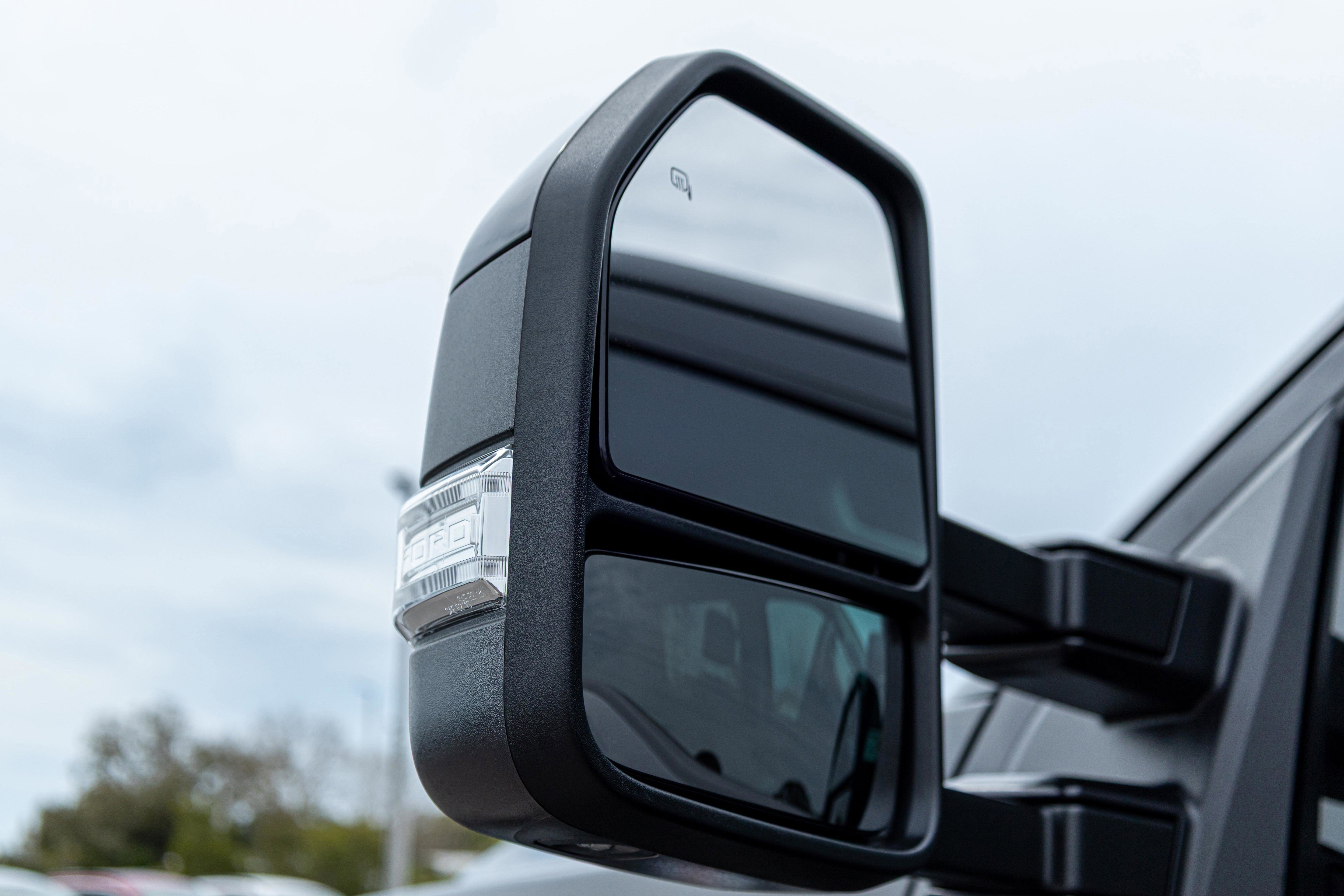 2026 Ford Super Duty F-450 DRW LARIAT