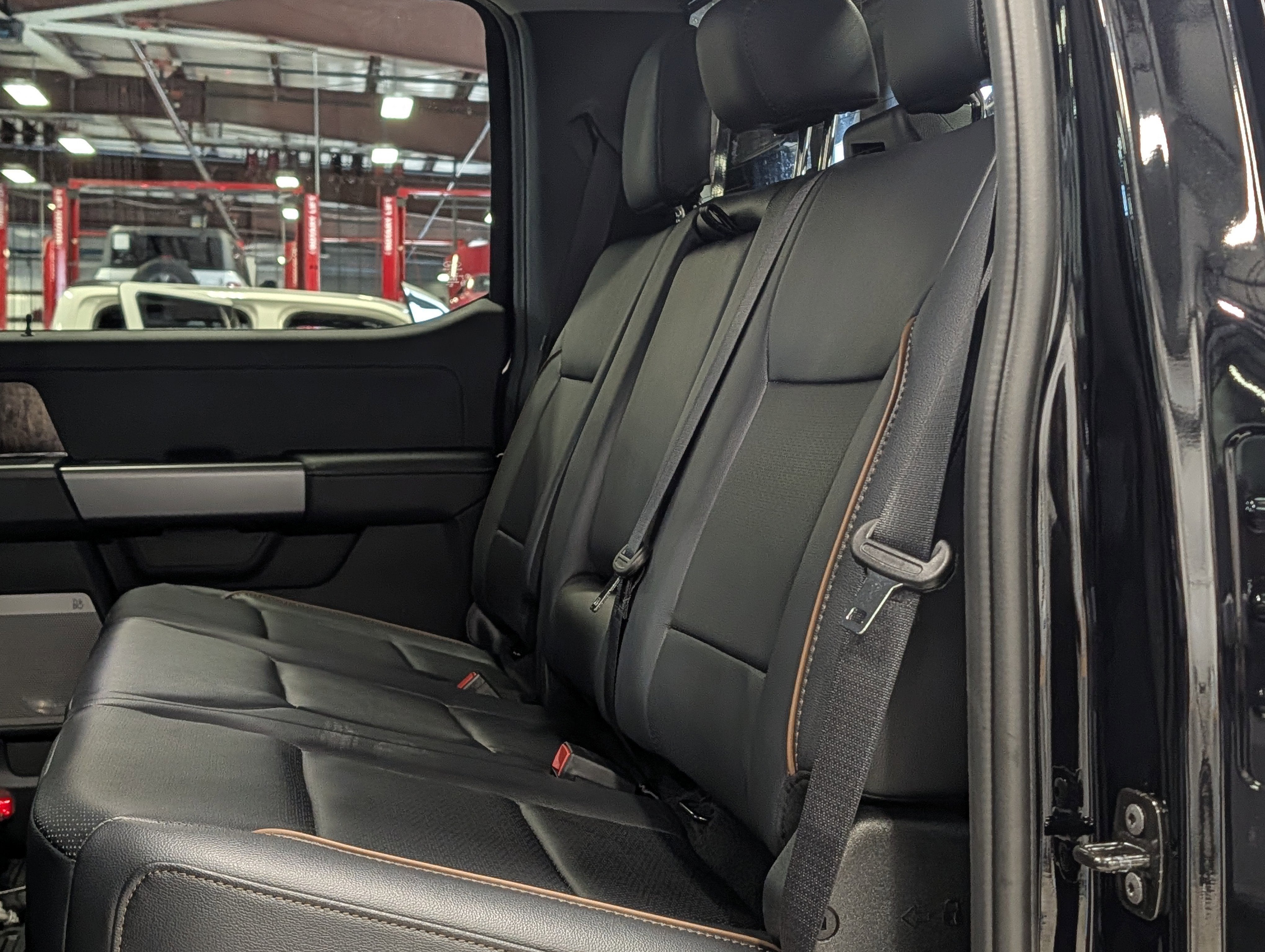 2026 Ford Super Duty F-450 DRW LARIAT