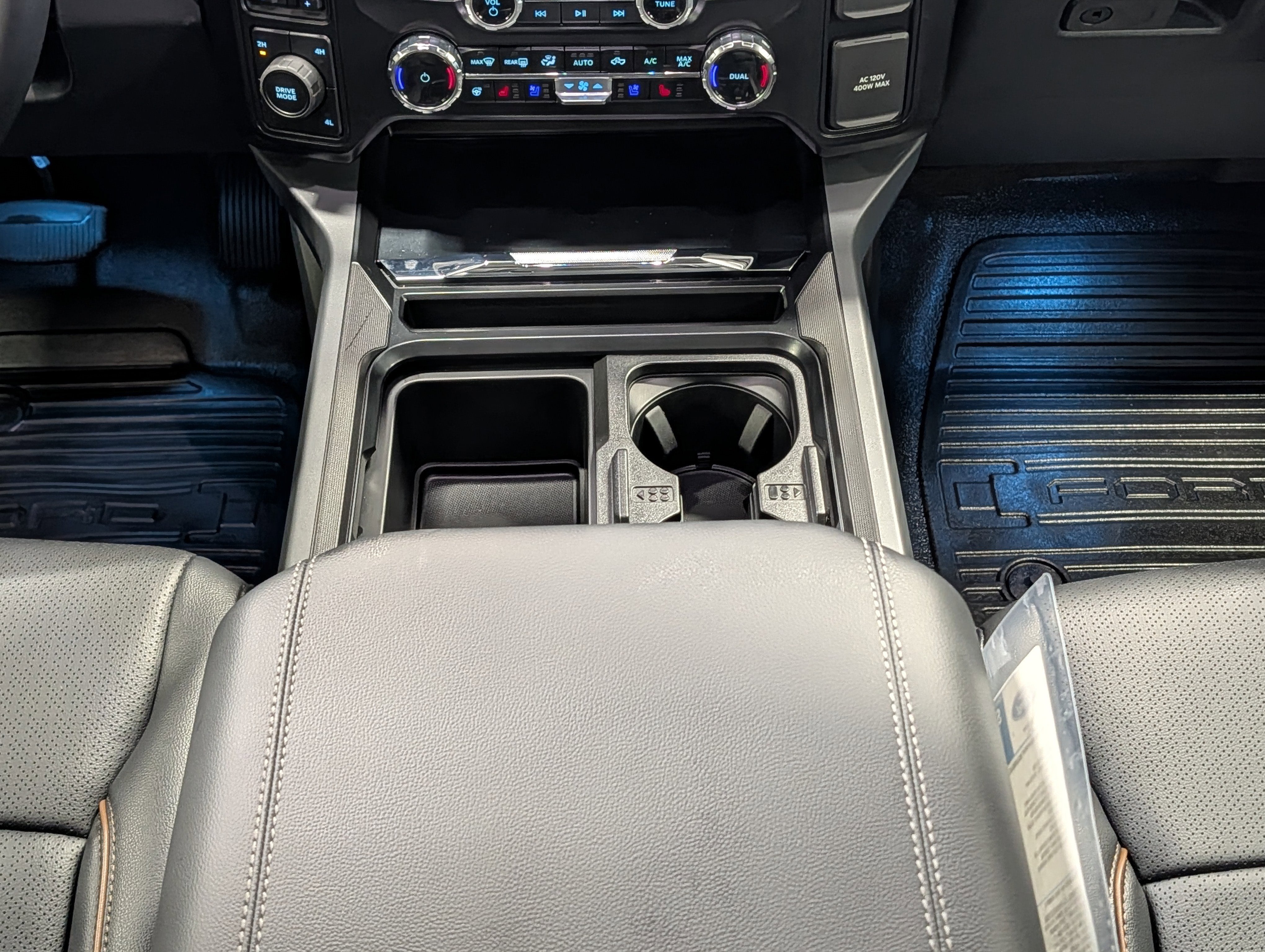 2026 Ford Super Duty F-450 DRW LARIAT