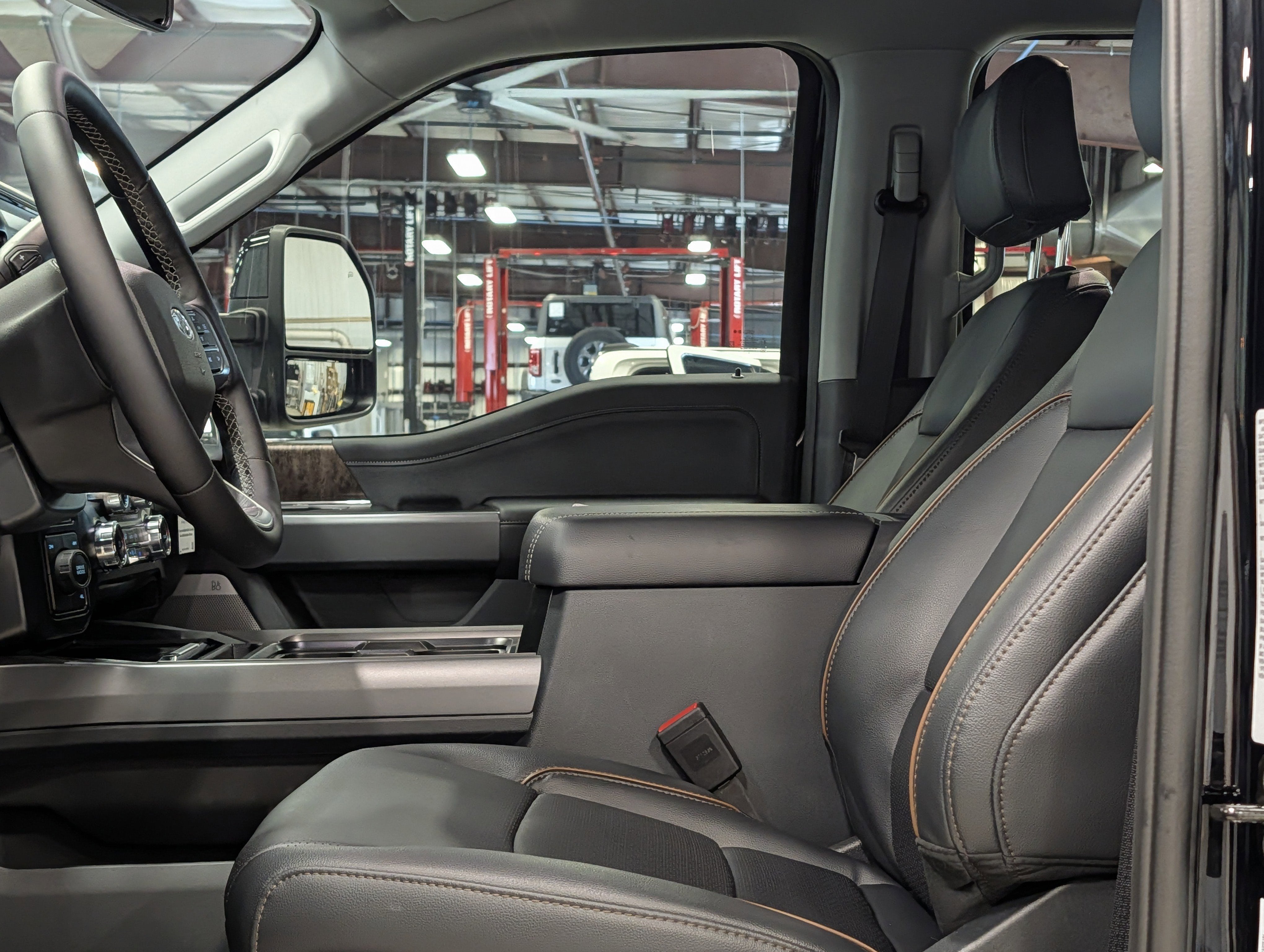 2026 Ford Super Duty F-450 DRW LARIAT