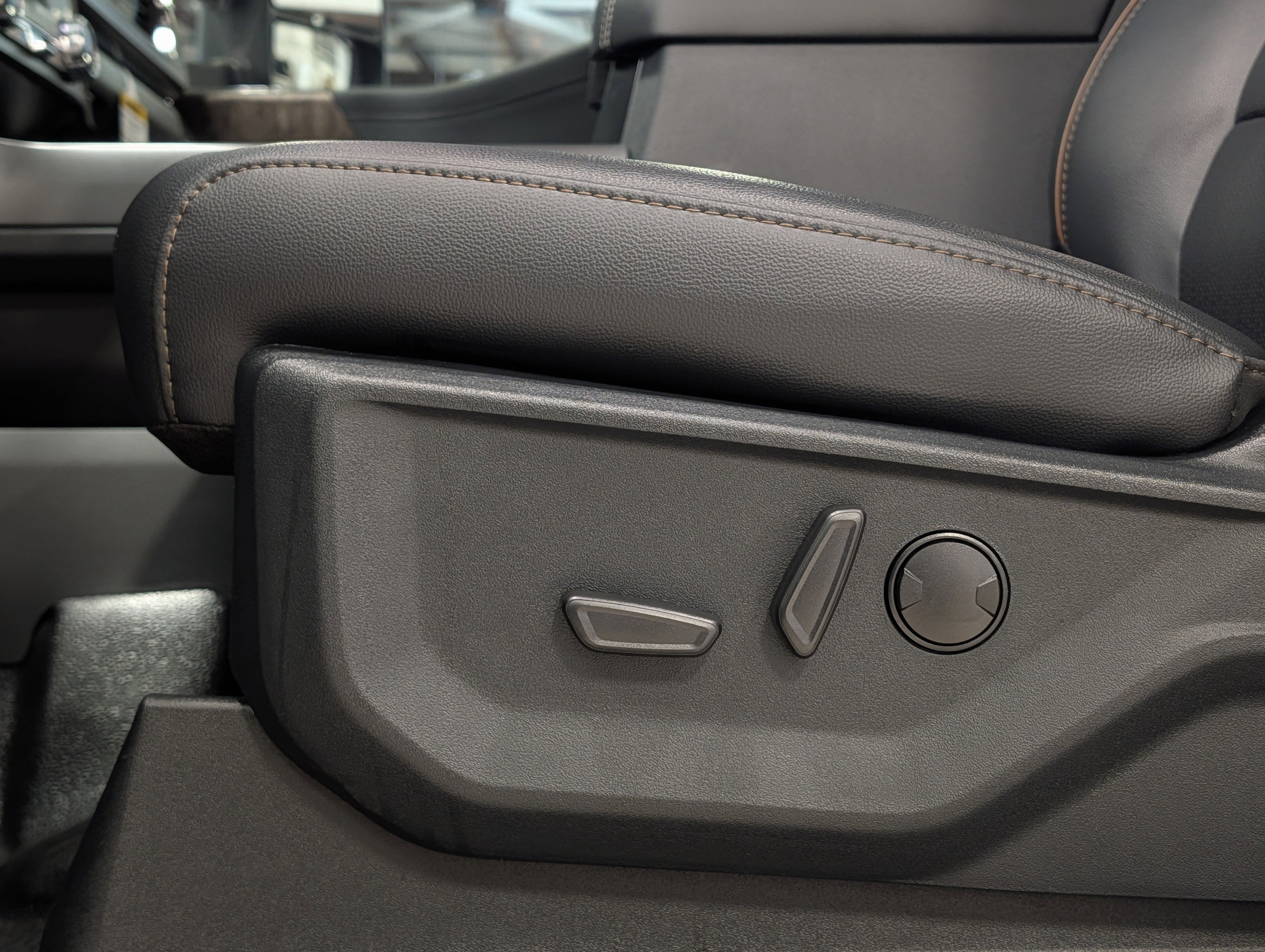 2026 Ford Super Duty F-450 DRW LARIAT