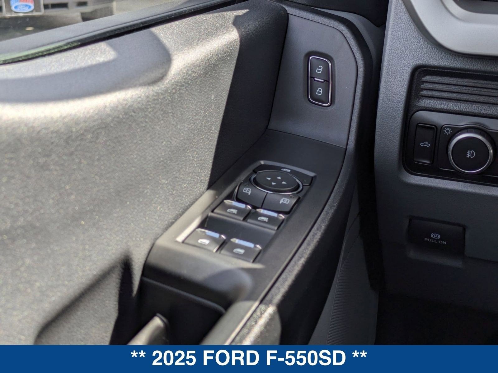 2025 Ford F-550SD XL