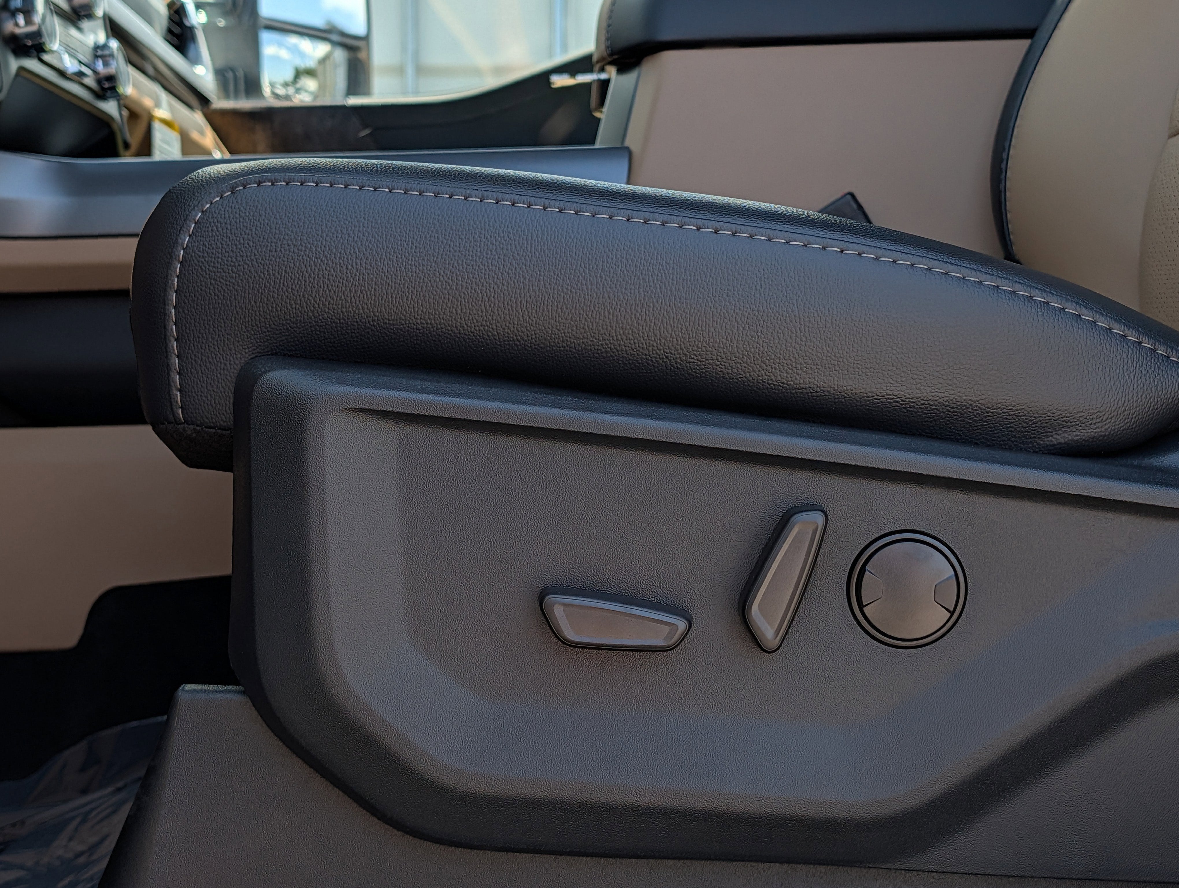 2026 Ford F-550SD Lariat