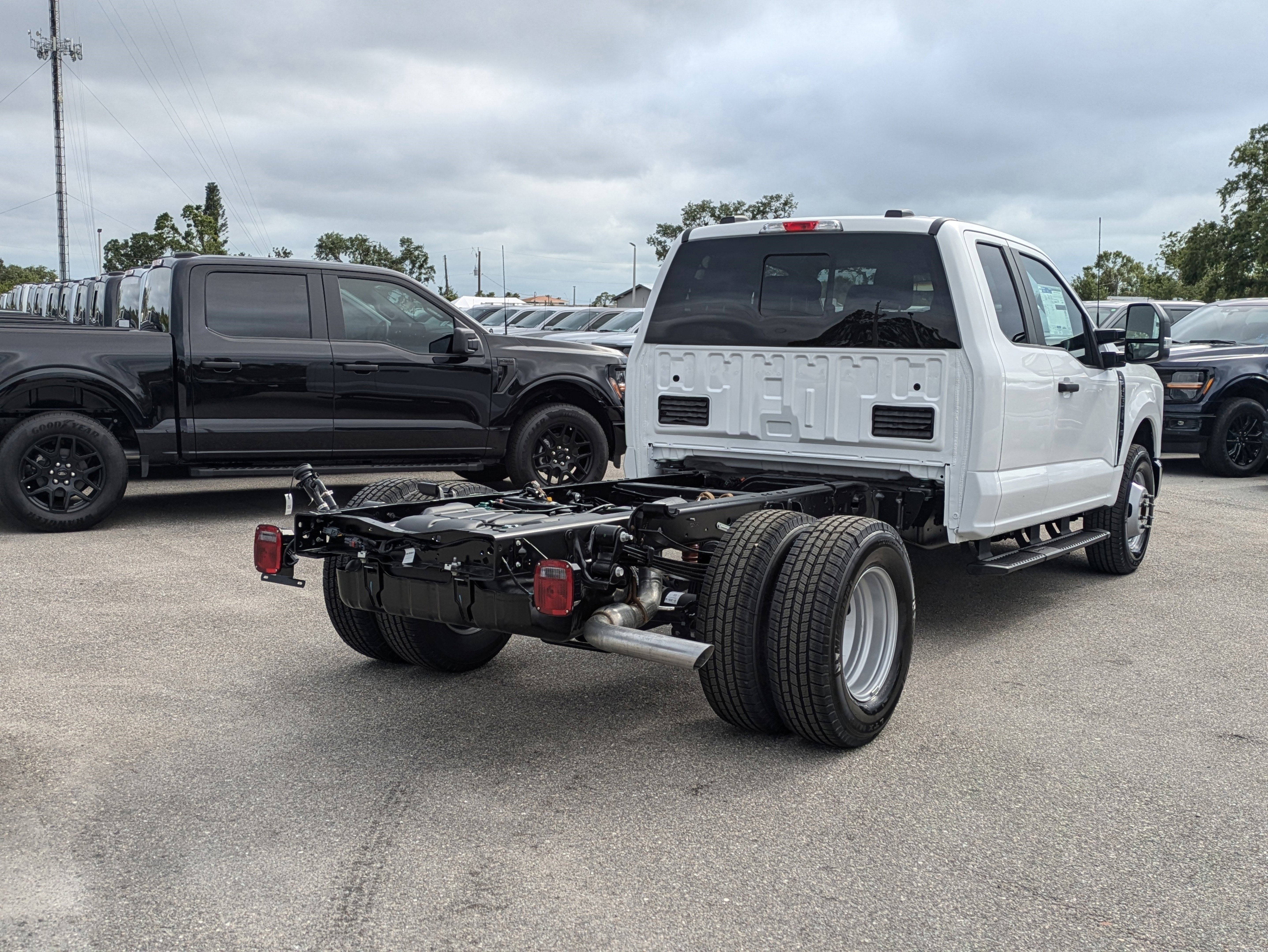 2025 Ford F-350SD XL