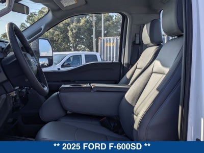2025 Ford Super Duty F-600 DRW XL