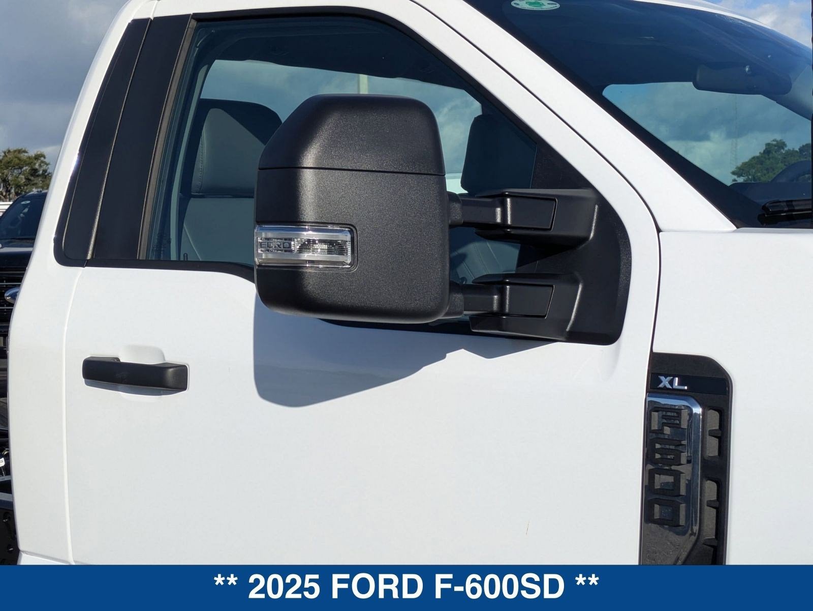 2025 Ford F-600SD XL