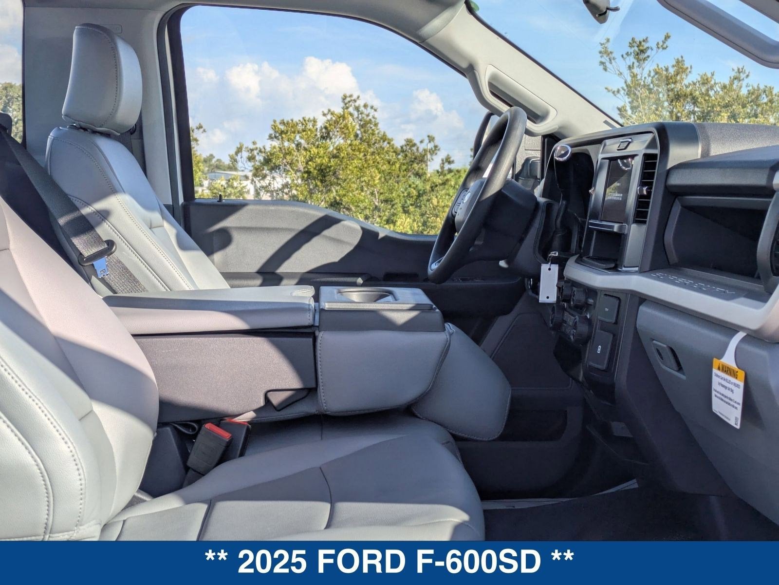 2025 Ford F-600SD XL