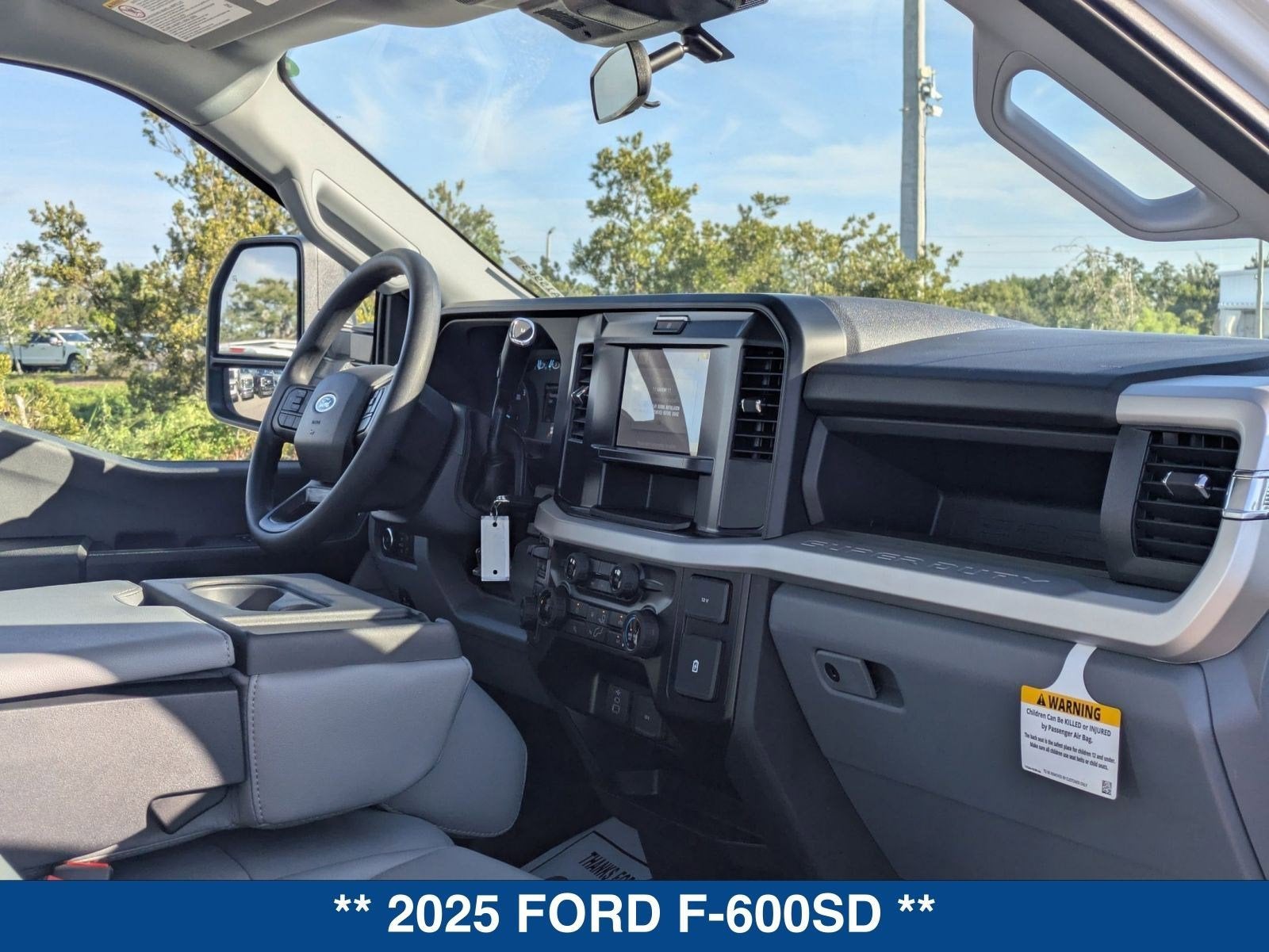 2025 Ford F-600SD XL