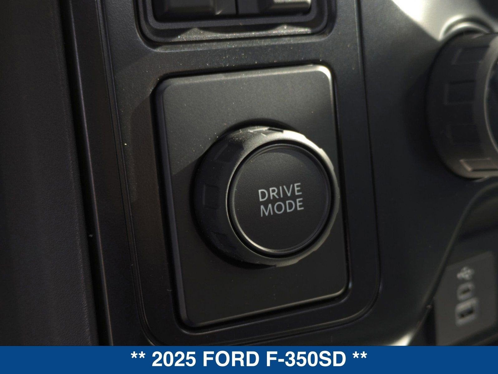 2025 Ford Super Duty F-350 DRW XL