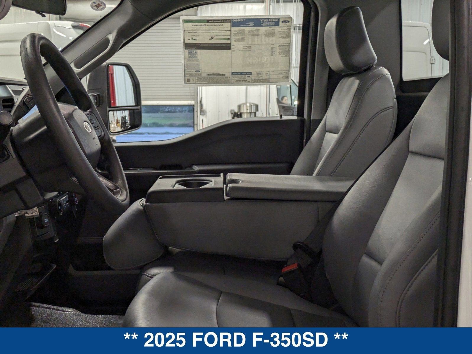 2025 Ford Super Duty F-350 DRW XL