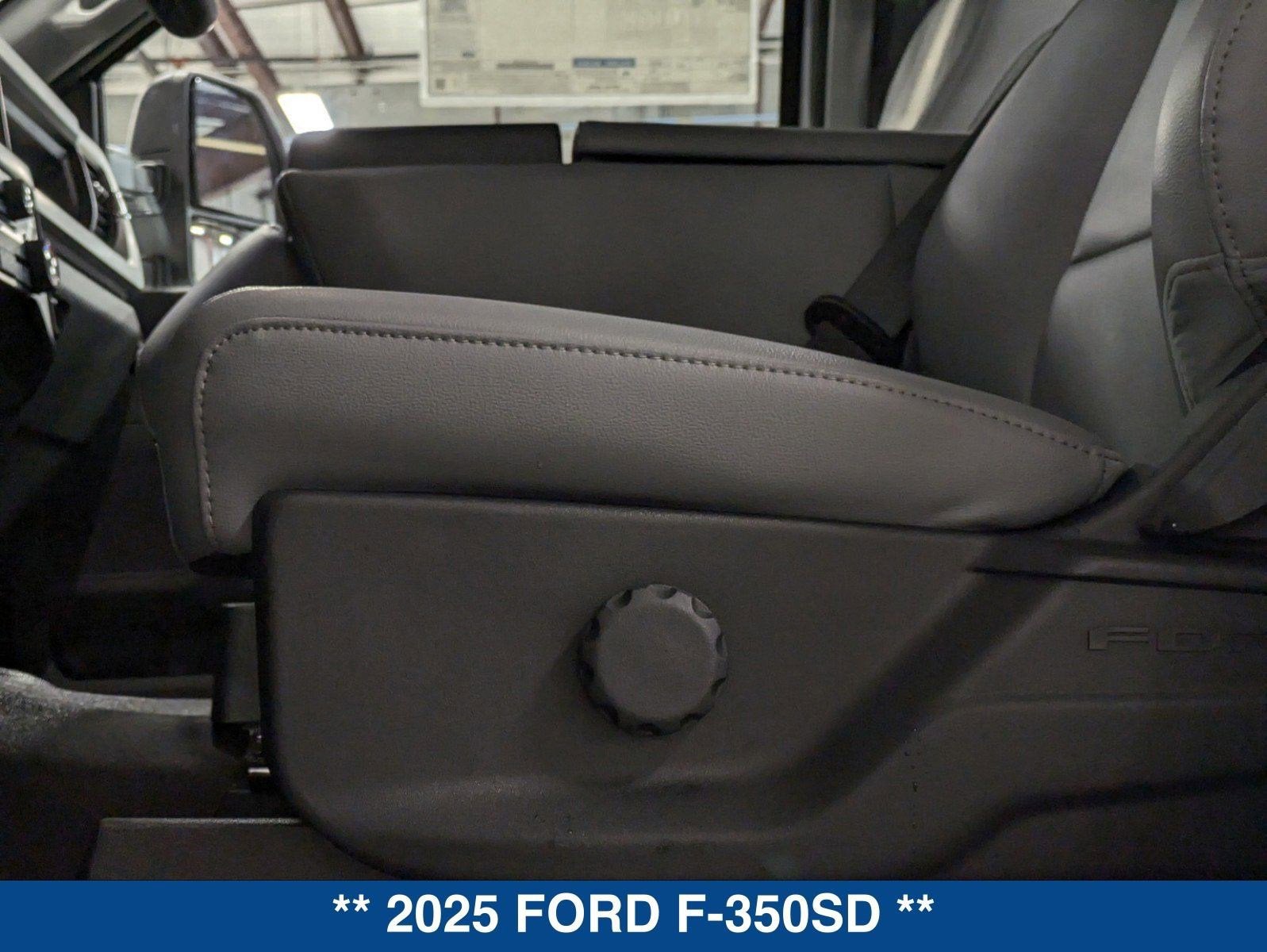 2025 Ford Super Duty F-350 DRW XL