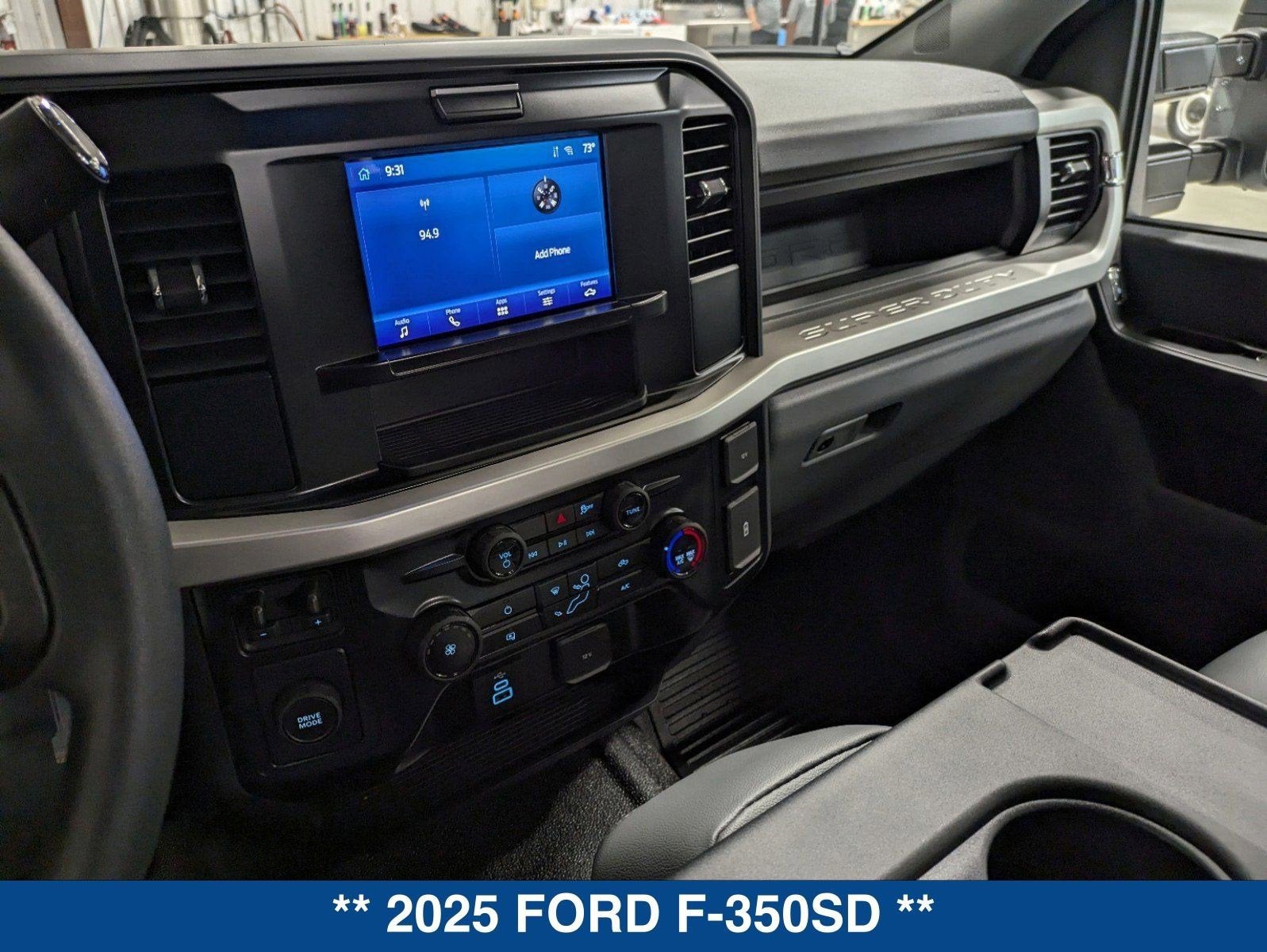 2025 Ford Super Duty F-350 DRW XL