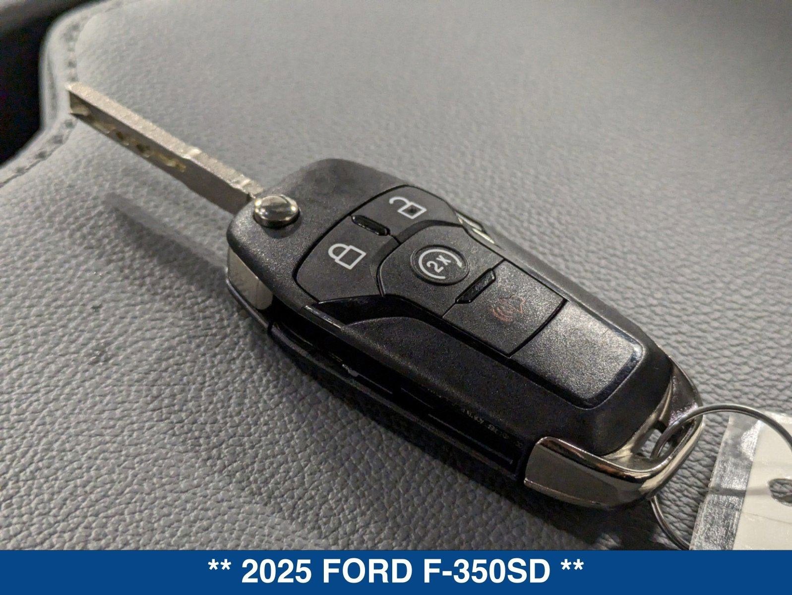 2025 Ford Super Duty F-350 DRW XL