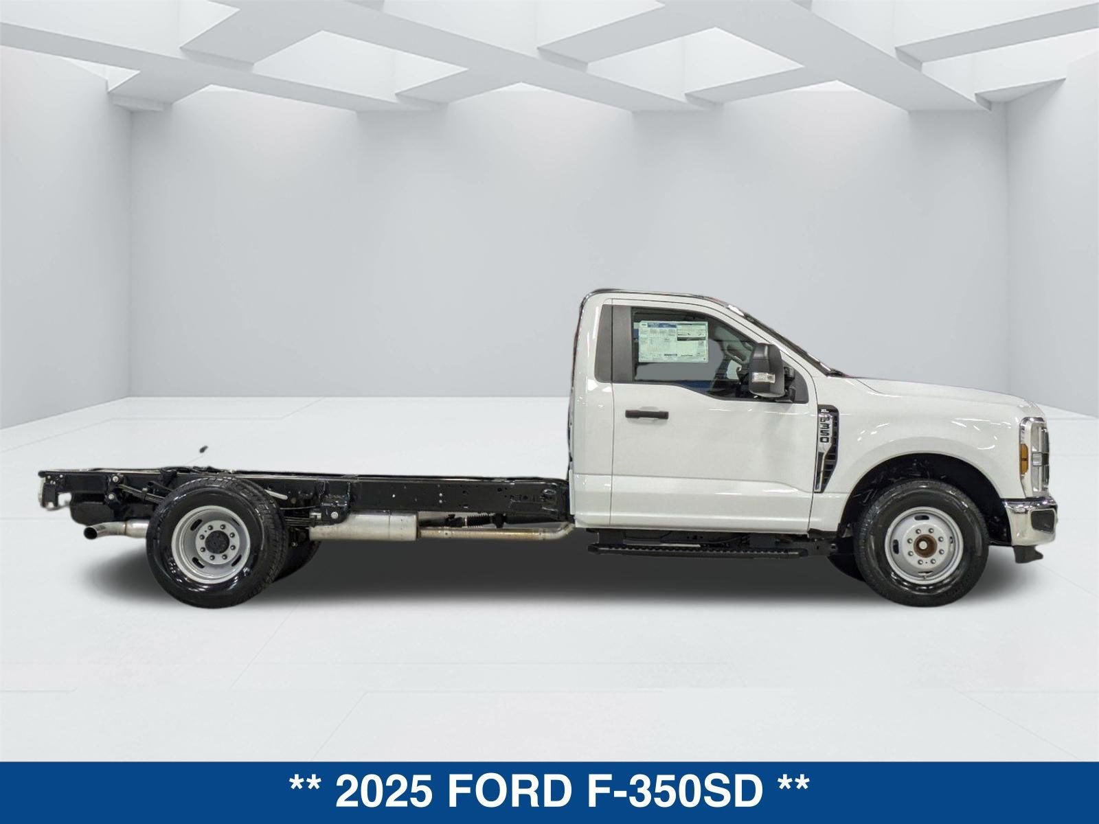2025 Ford Super Duty F-350 DRW XL