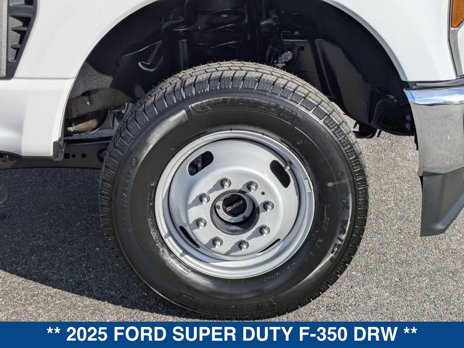2025 Ford Super Duty F-350 DRW XL