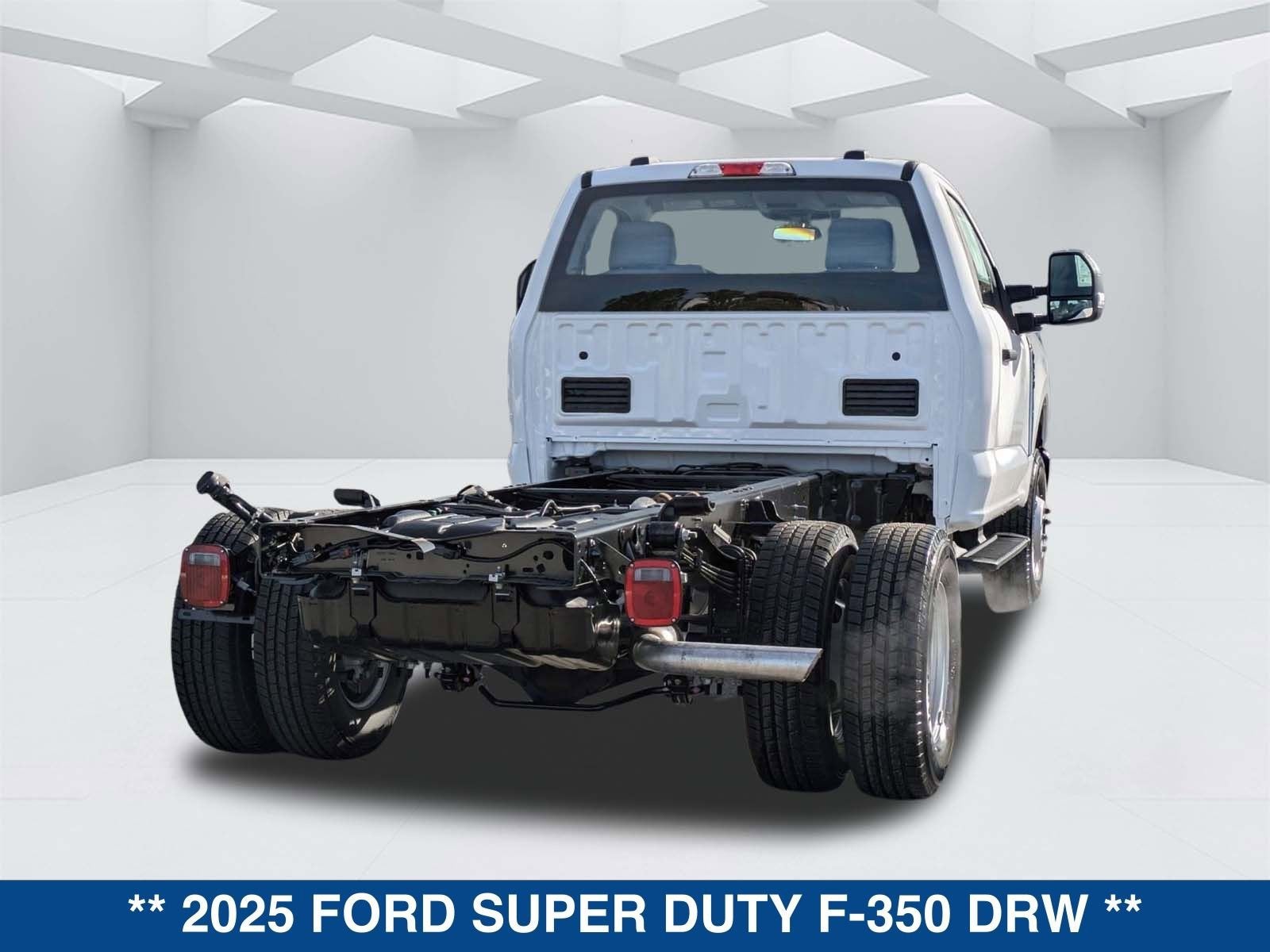 2025 Ford Super Duty F-350 DRW XL