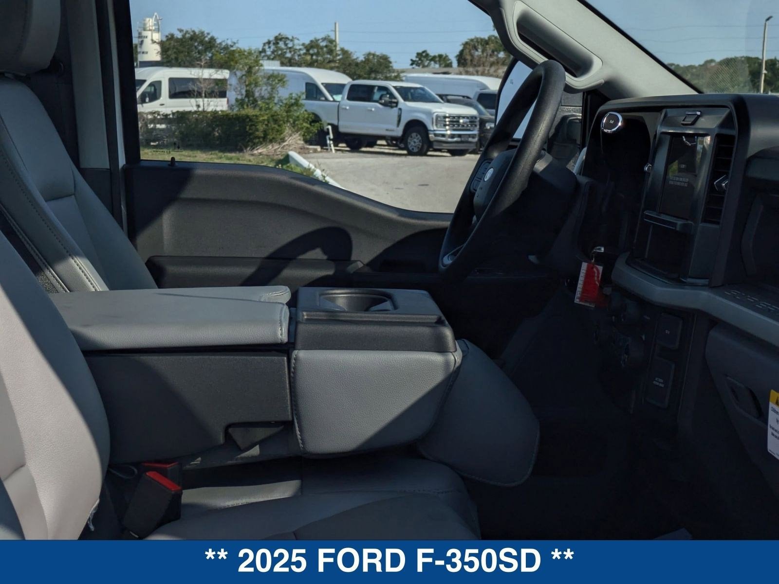 2025 Ford Super Duty F-350 DRW XL