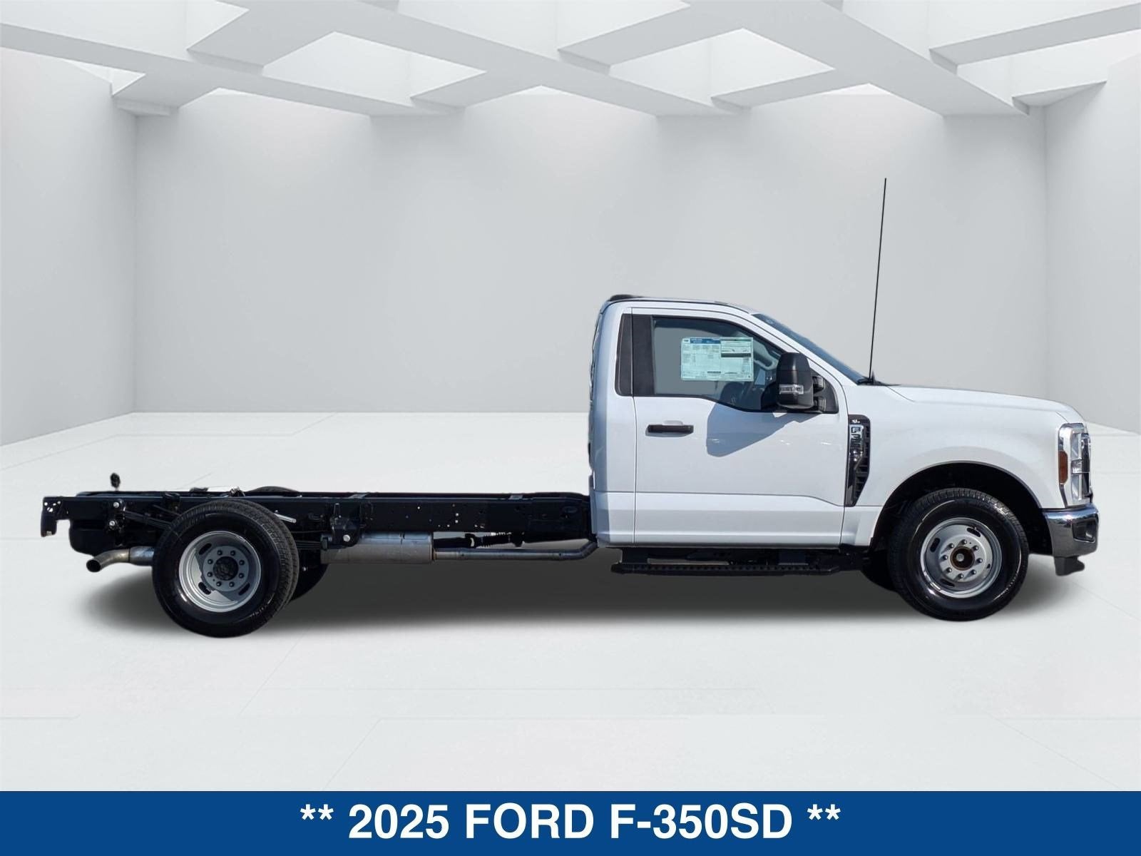 2025 Ford Super Duty F-350 DRW XL