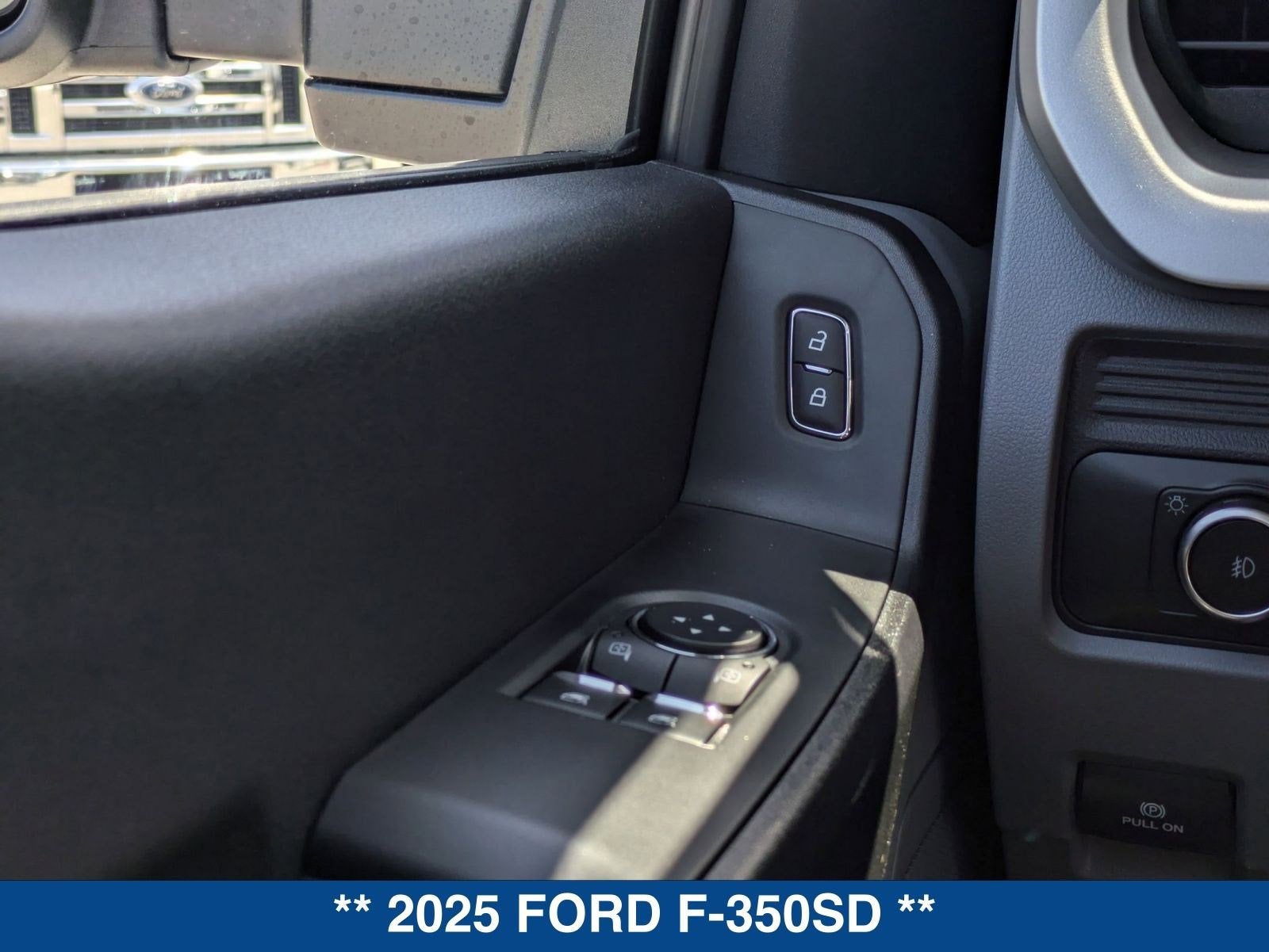 2025 Ford Super Duty F-350 DRW XL
