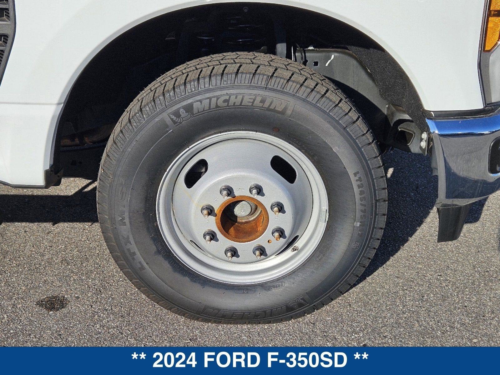 2024 Ford Super Duty F-350 DRW XL