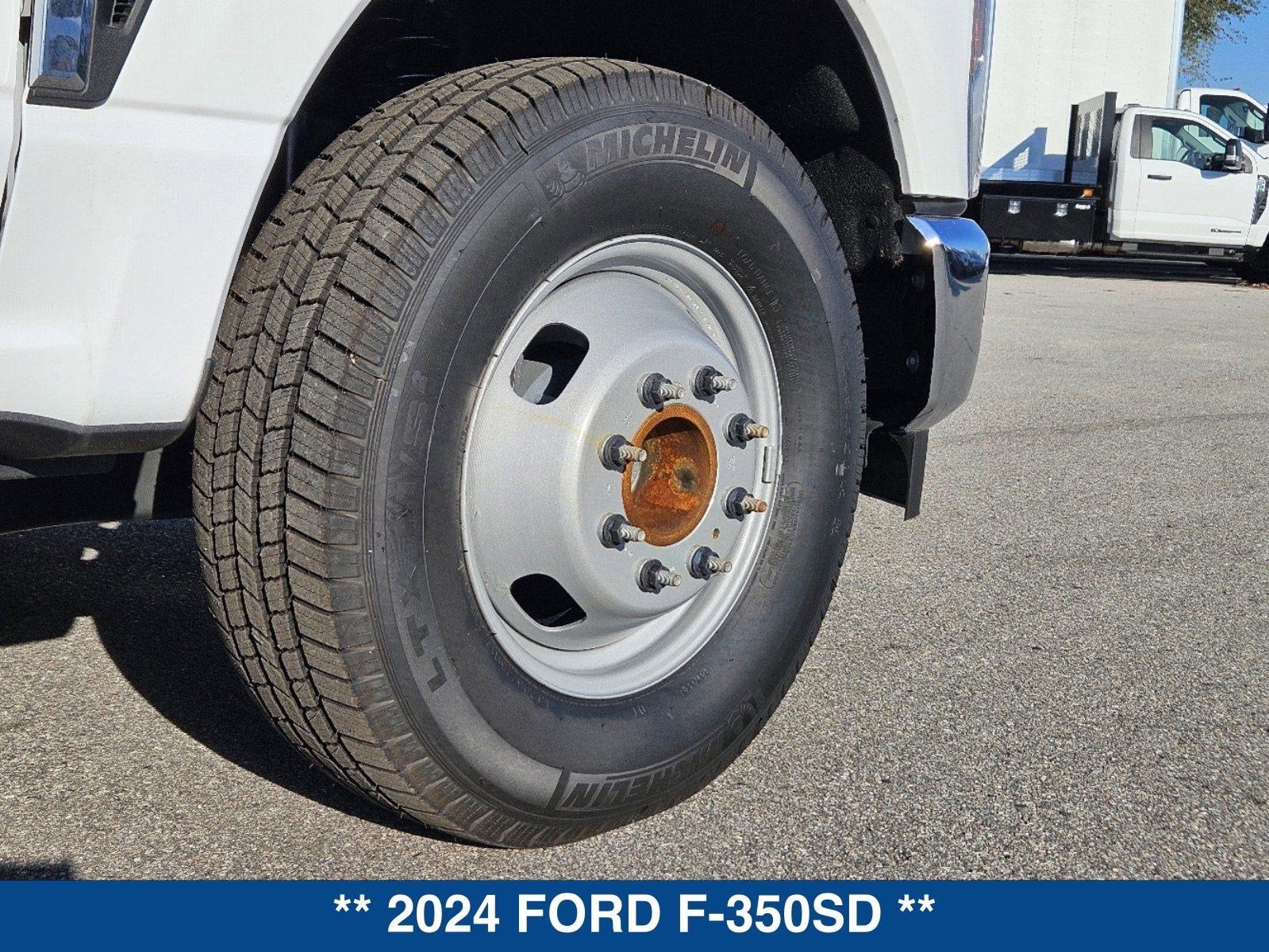 2024 Ford Super Duty F-350 DRW XL