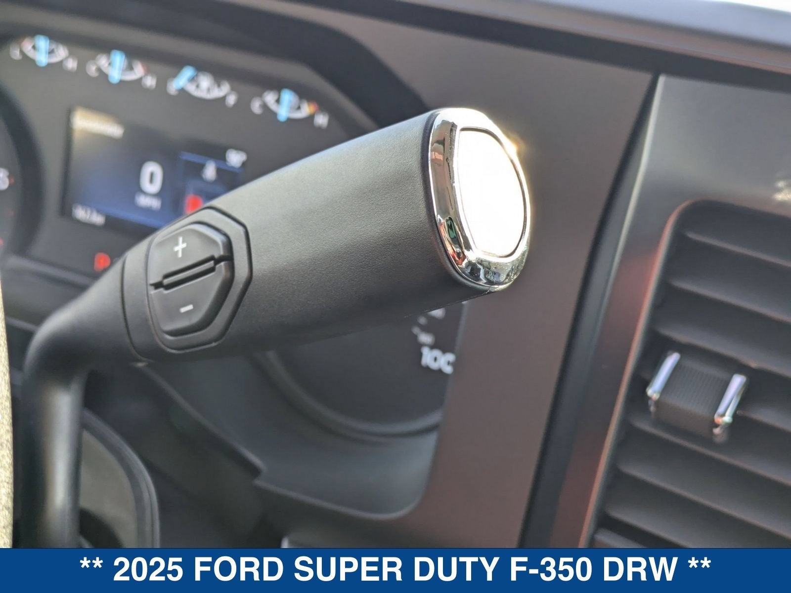 2025 Ford Super Duty F-350 DRW XL