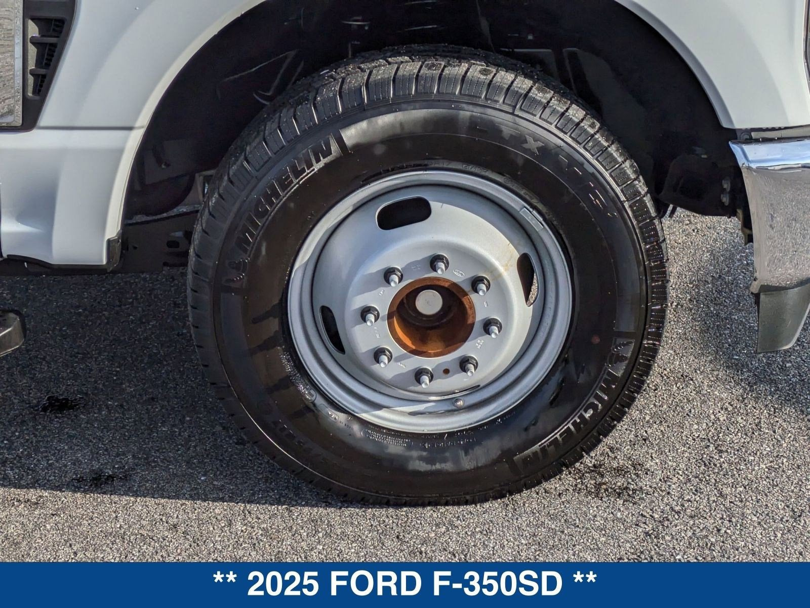 2025 Ford Super Duty F-350 DRW F-350® XL