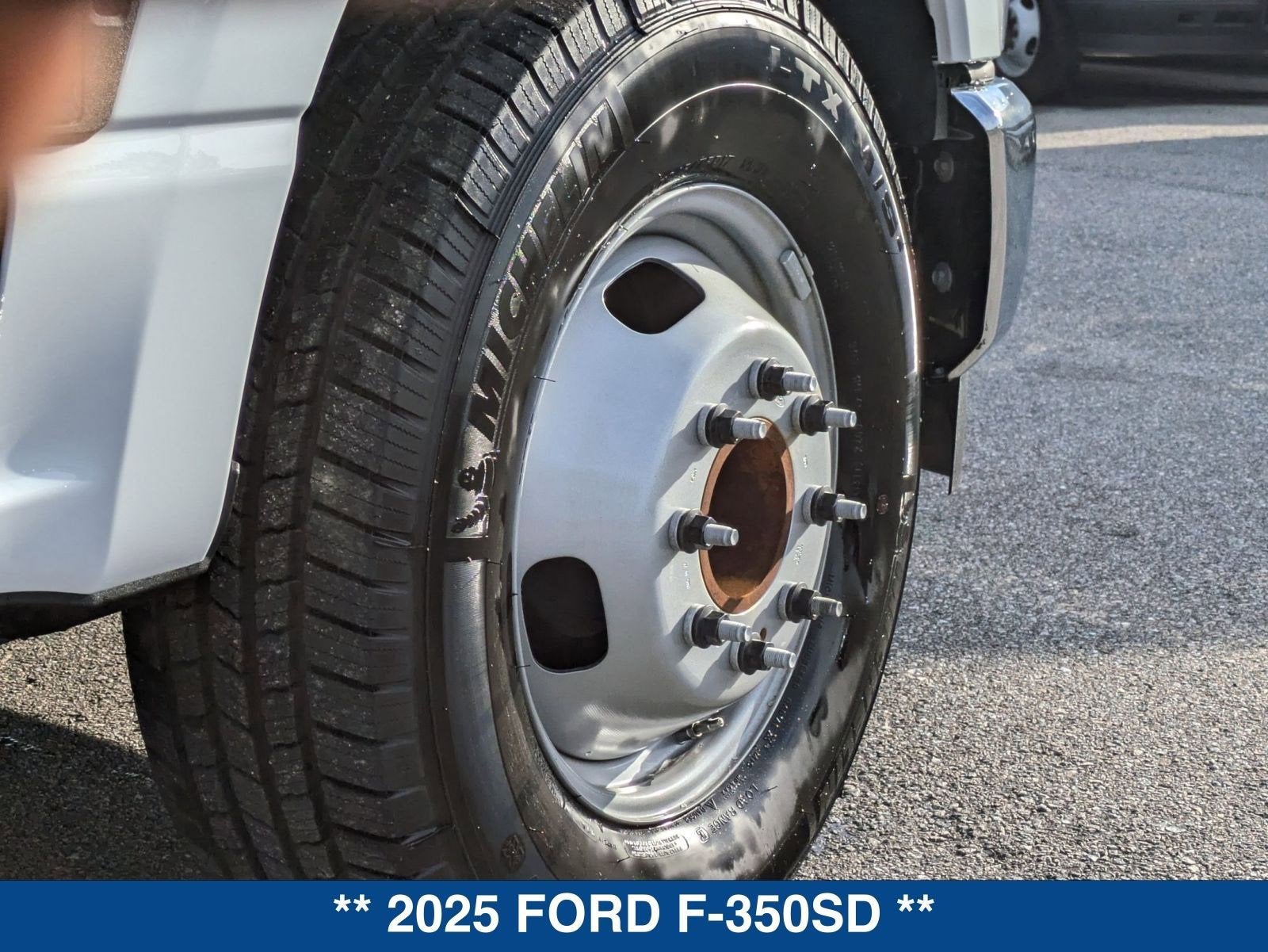 2025 Ford Super Duty F-350 DRW F-350® XL