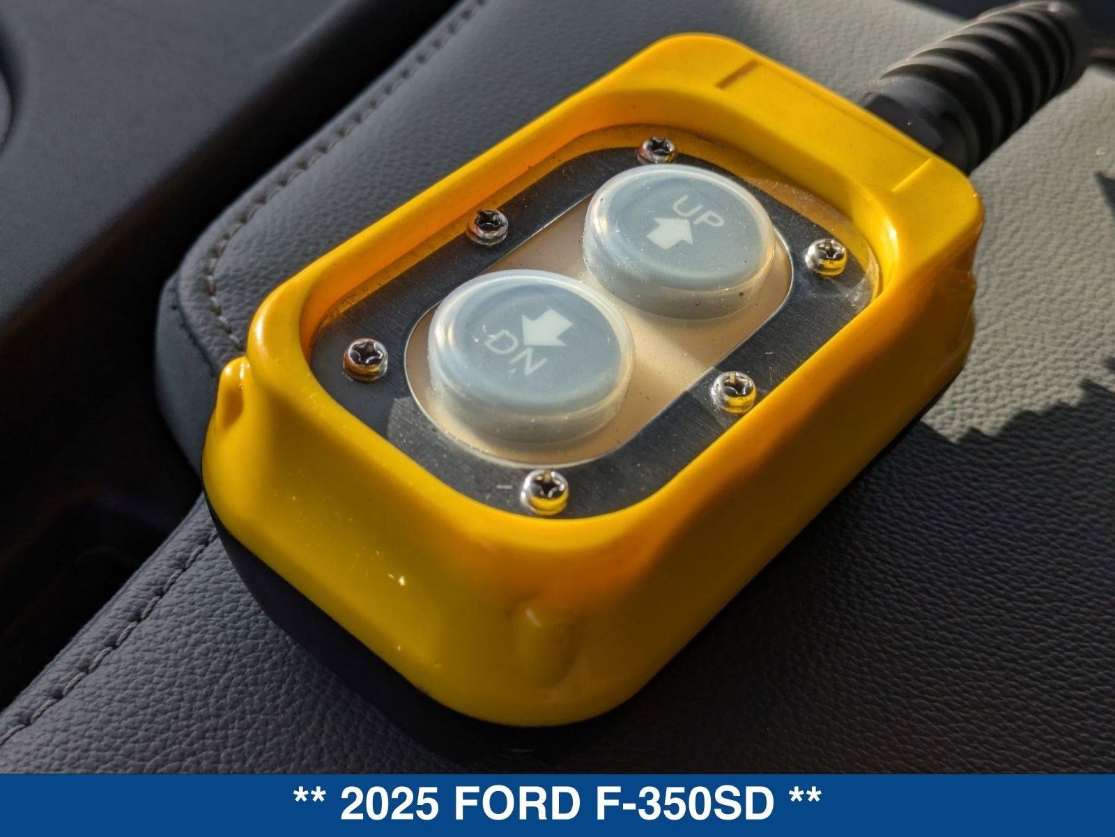 2025 Ford Super Duty F-350 DRW F-350® XL