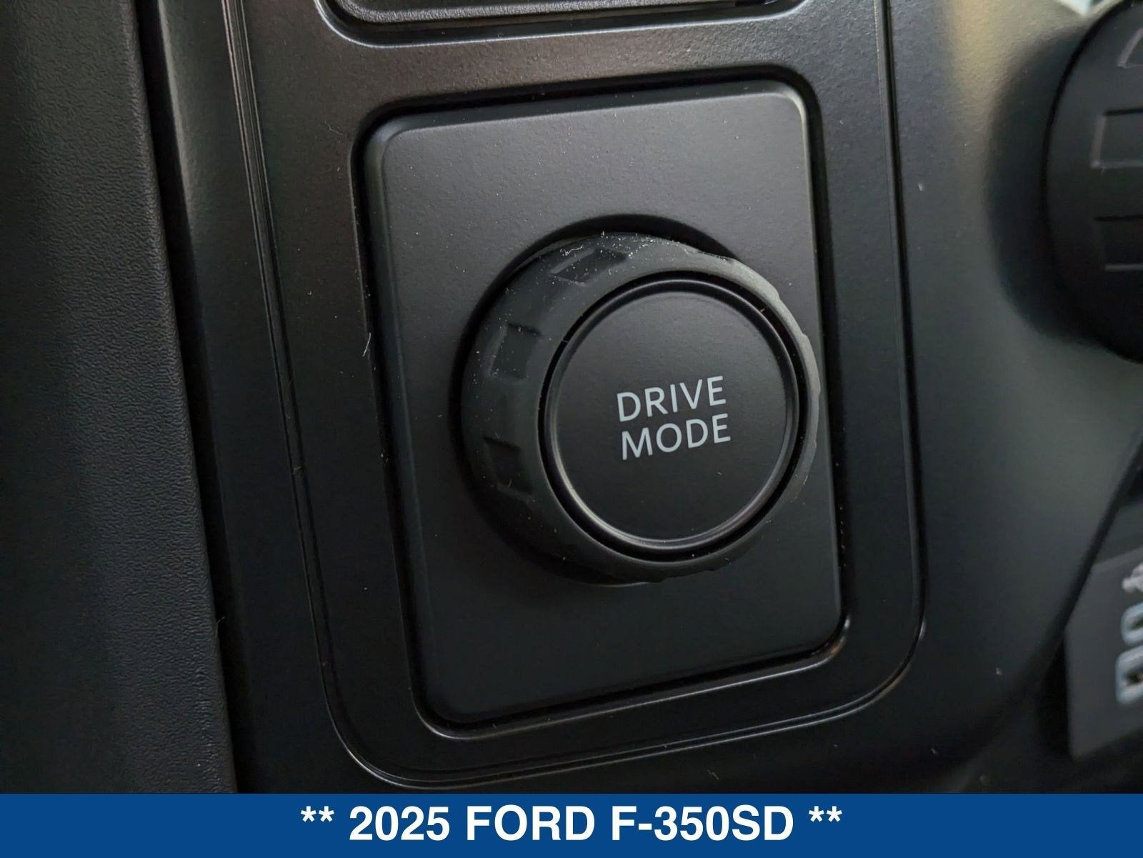 2025 Ford Super Duty F-350 DRW XL