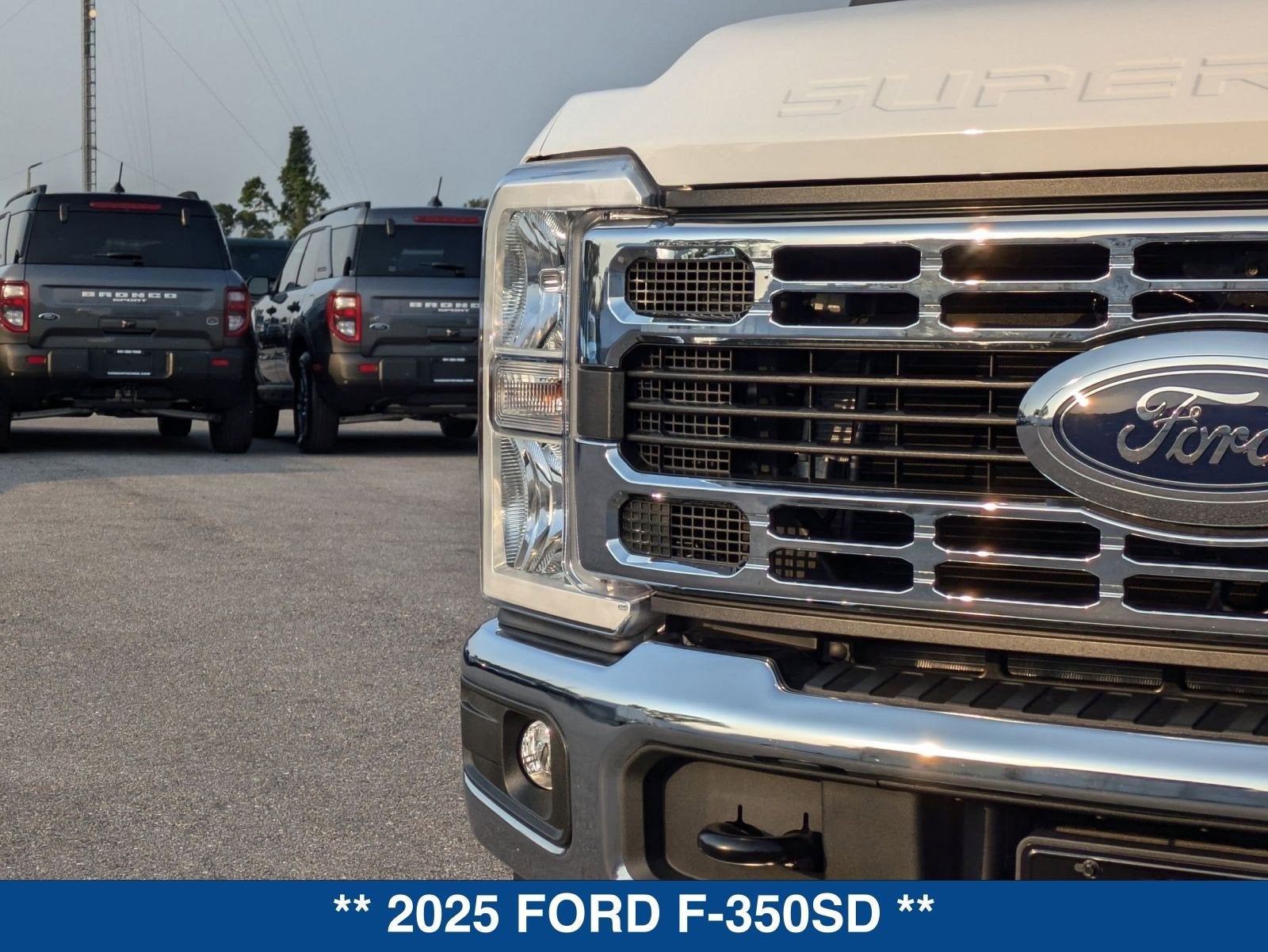 2025 Ford Super Duty F-350 DRW XL