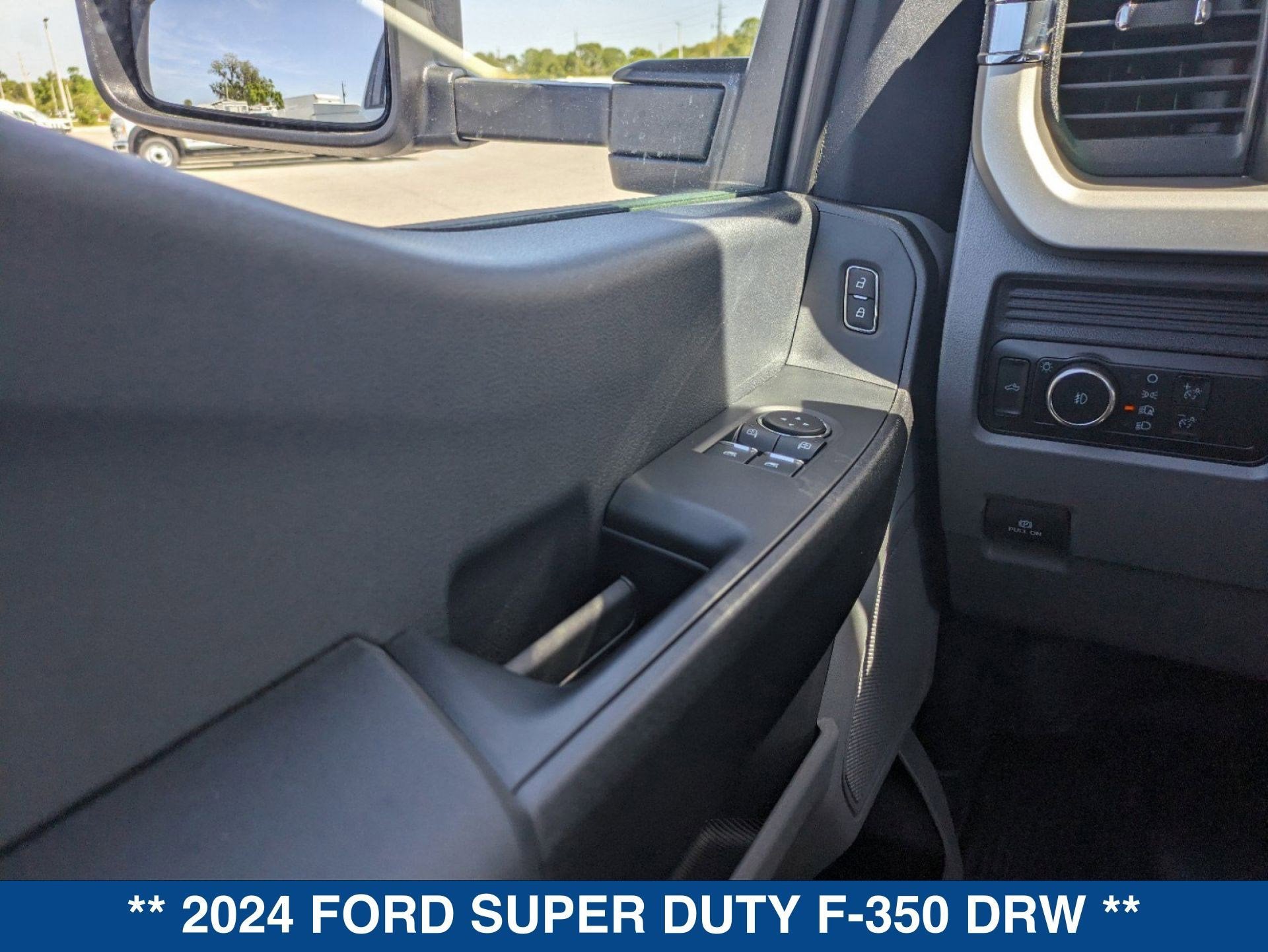2024 Ford Super Duty F-350 DRW XL