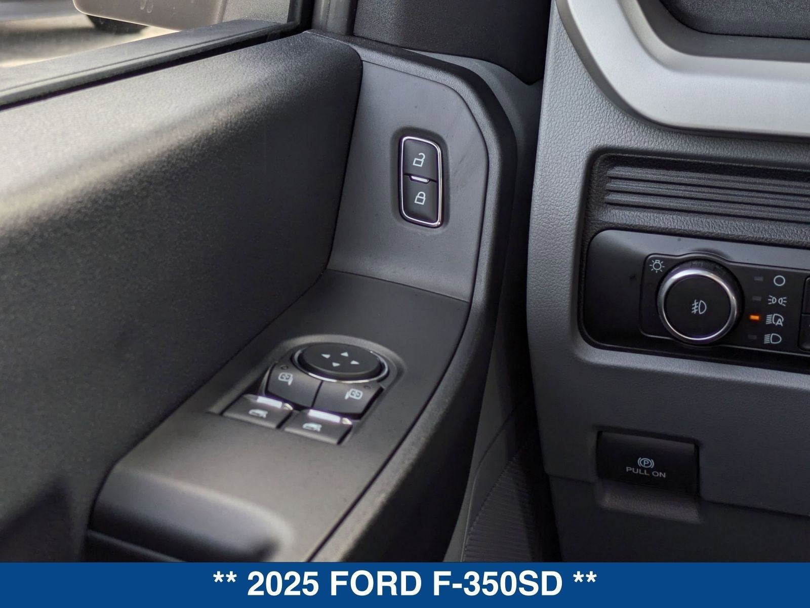 2025 Ford Super Duty F-350 DRW XL