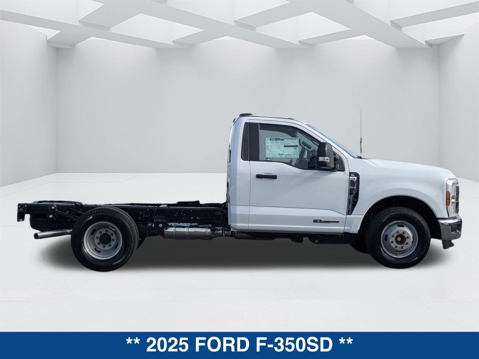 2025 Ford Super Duty F-350 DRW XL