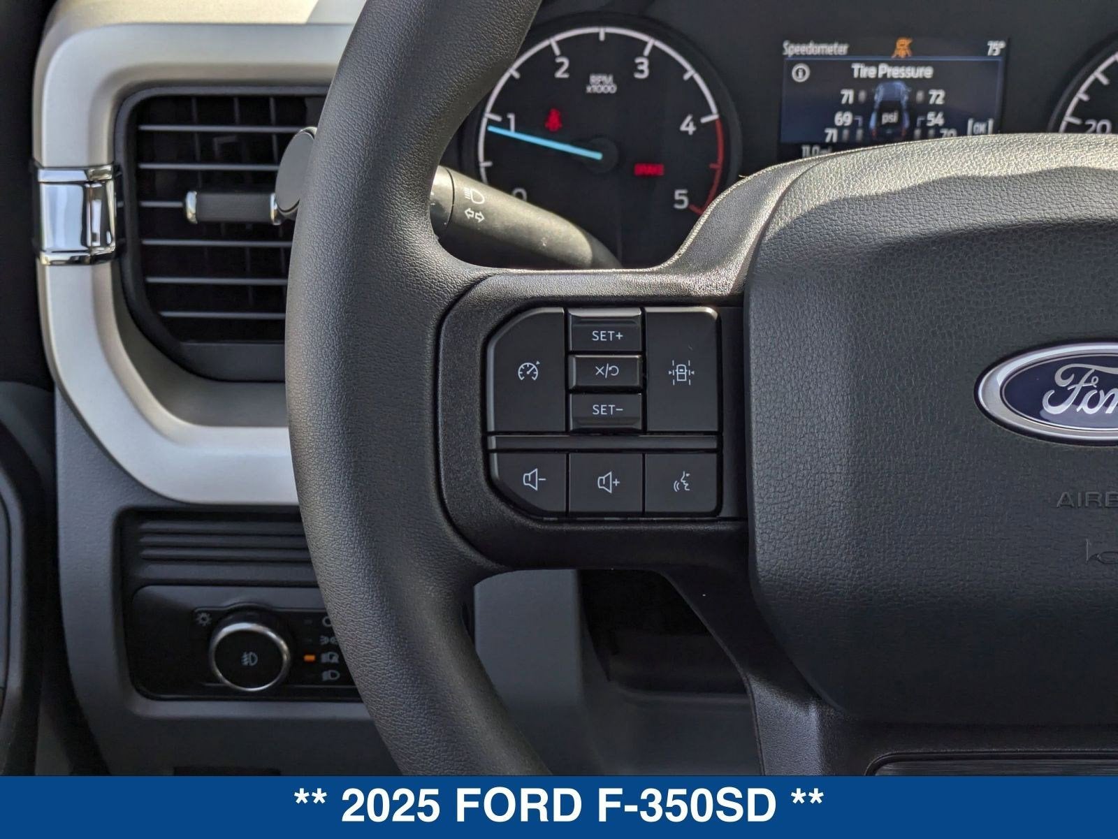 2025 Ford F-350SD XL