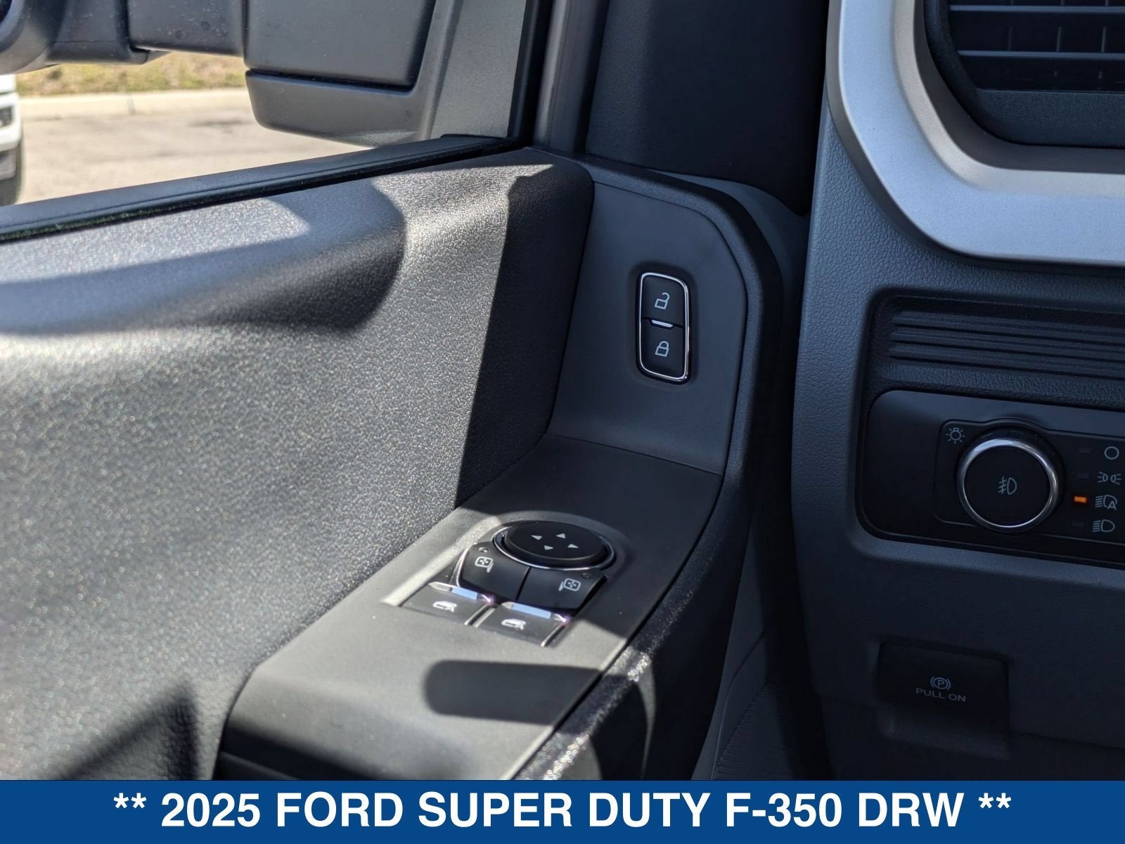 2025 Ford Super Duty F-350 DRW XL
