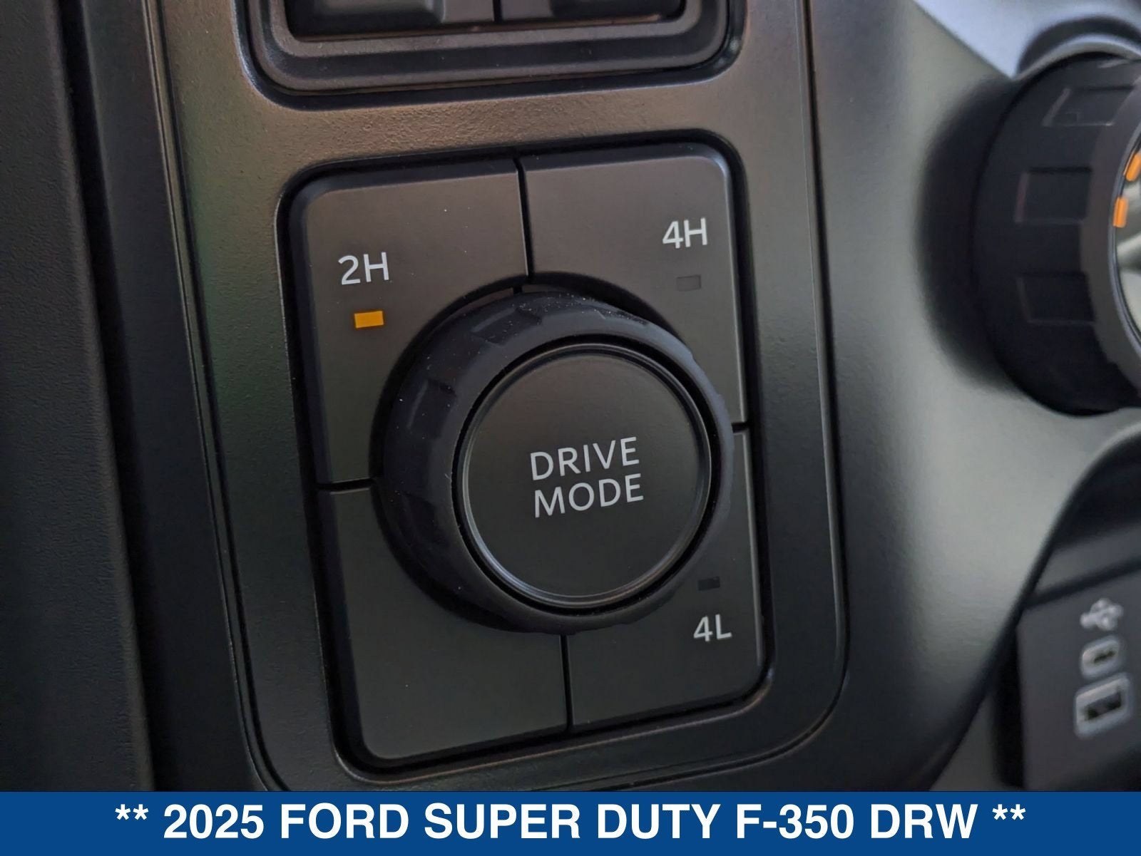 2025 Ford Super Duty F-350 DRW XL
