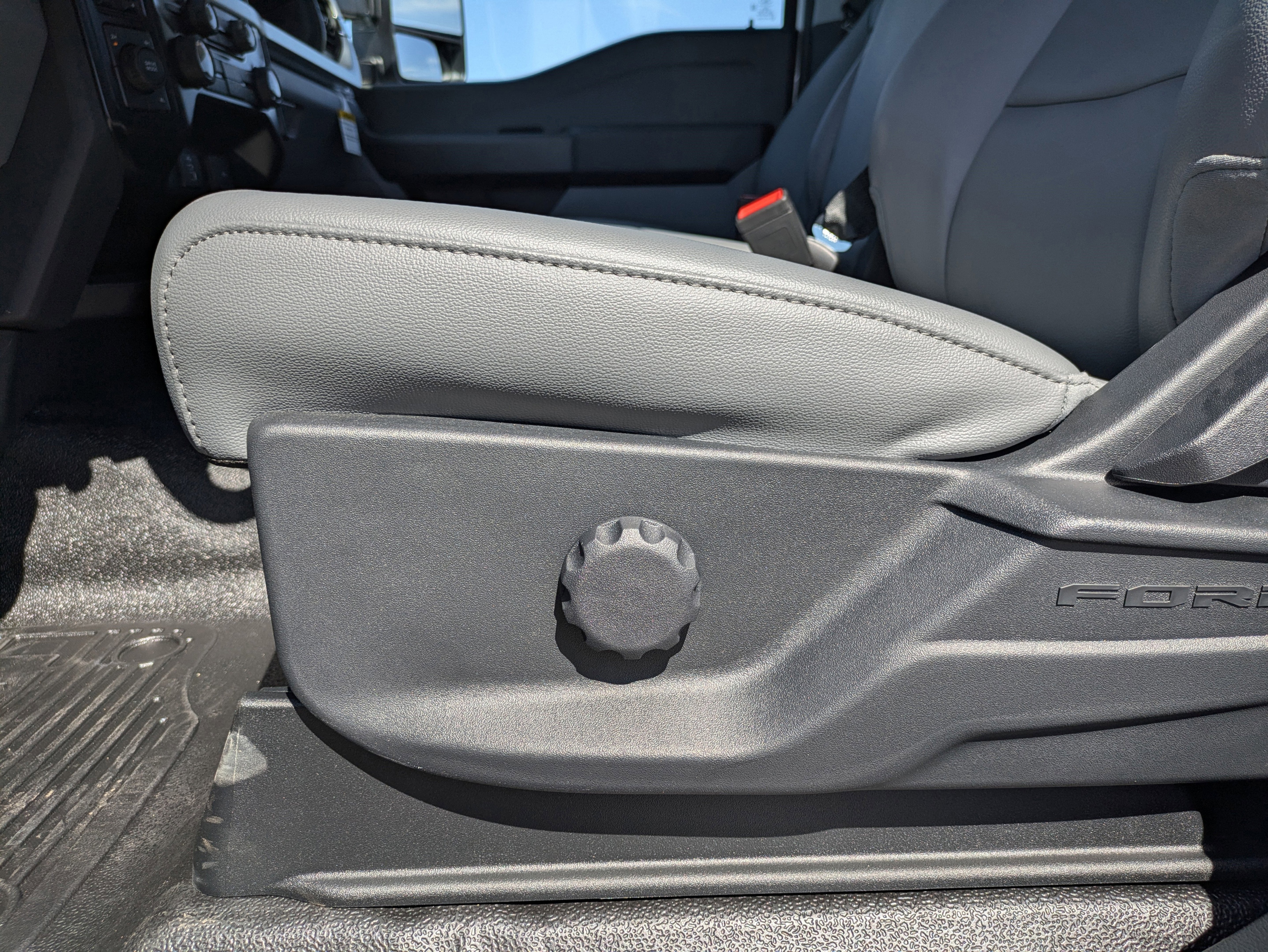 2025 Ford F-550SD XL