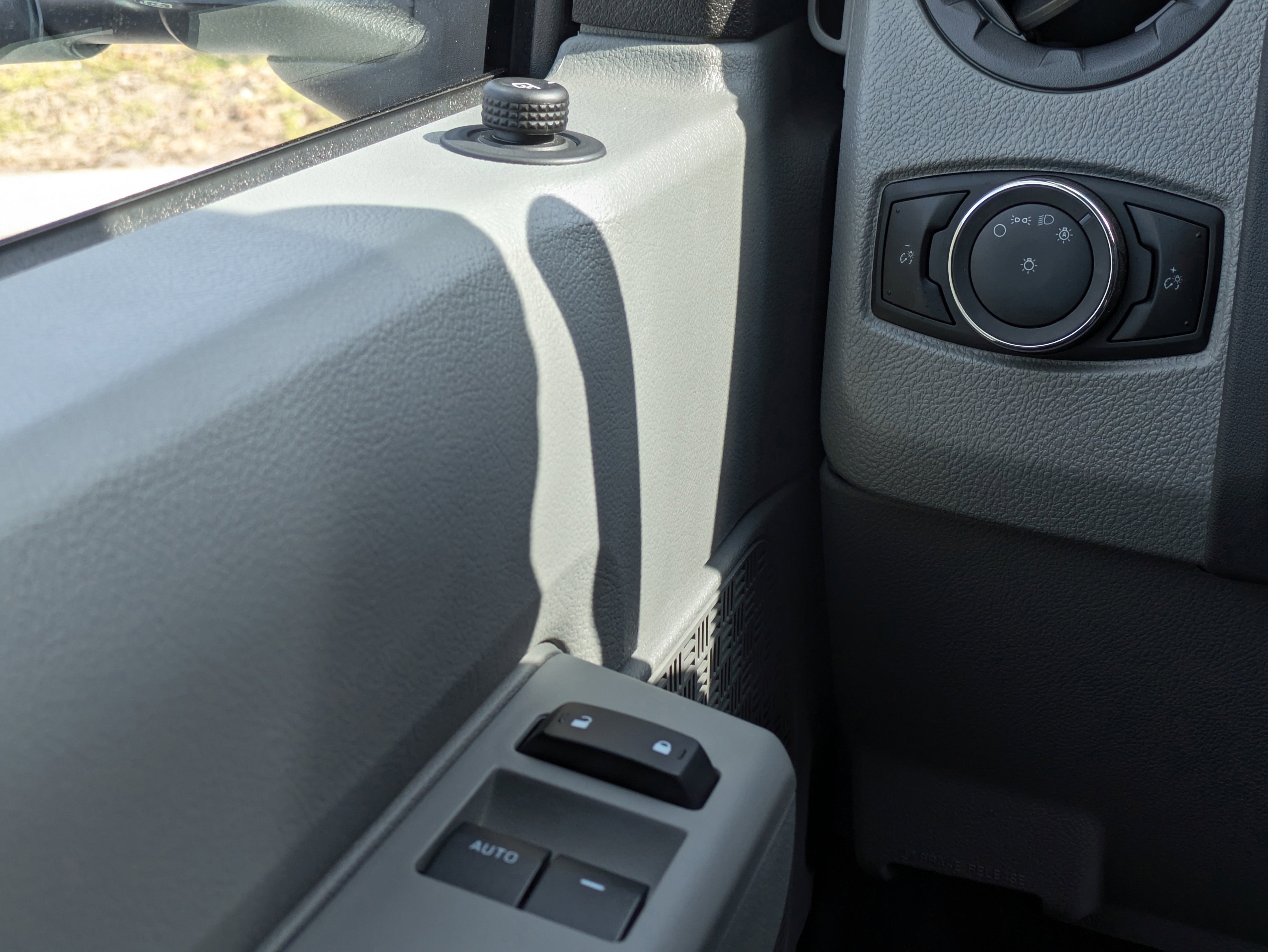 2025 Ford E-350SD E-350 SRW