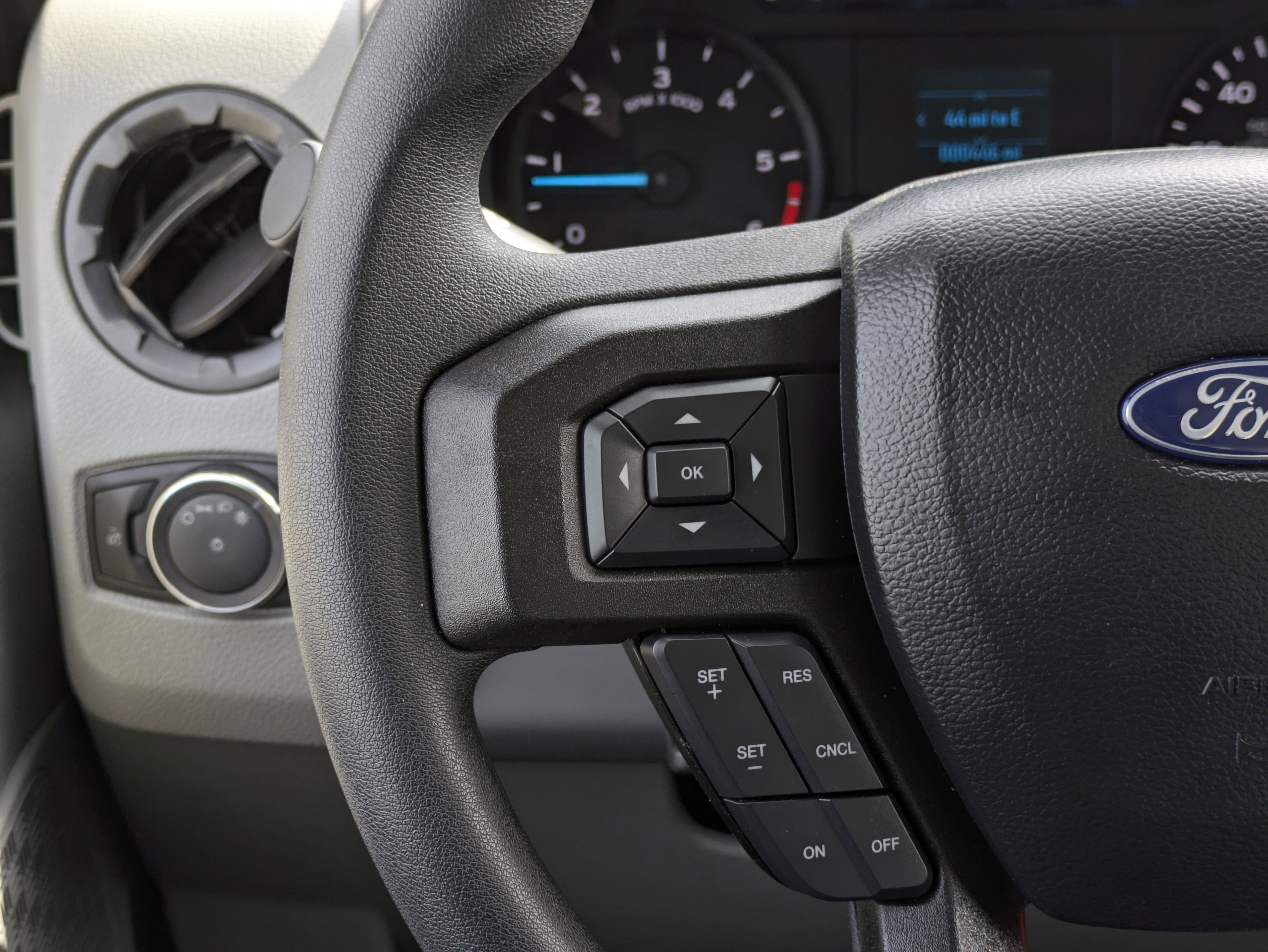 2025 Ford E-350SD E-350 SRW